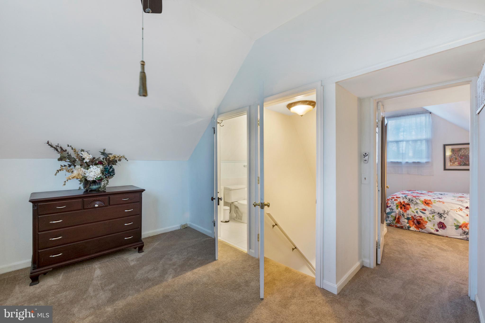 WOODLAND BEACH - Residential