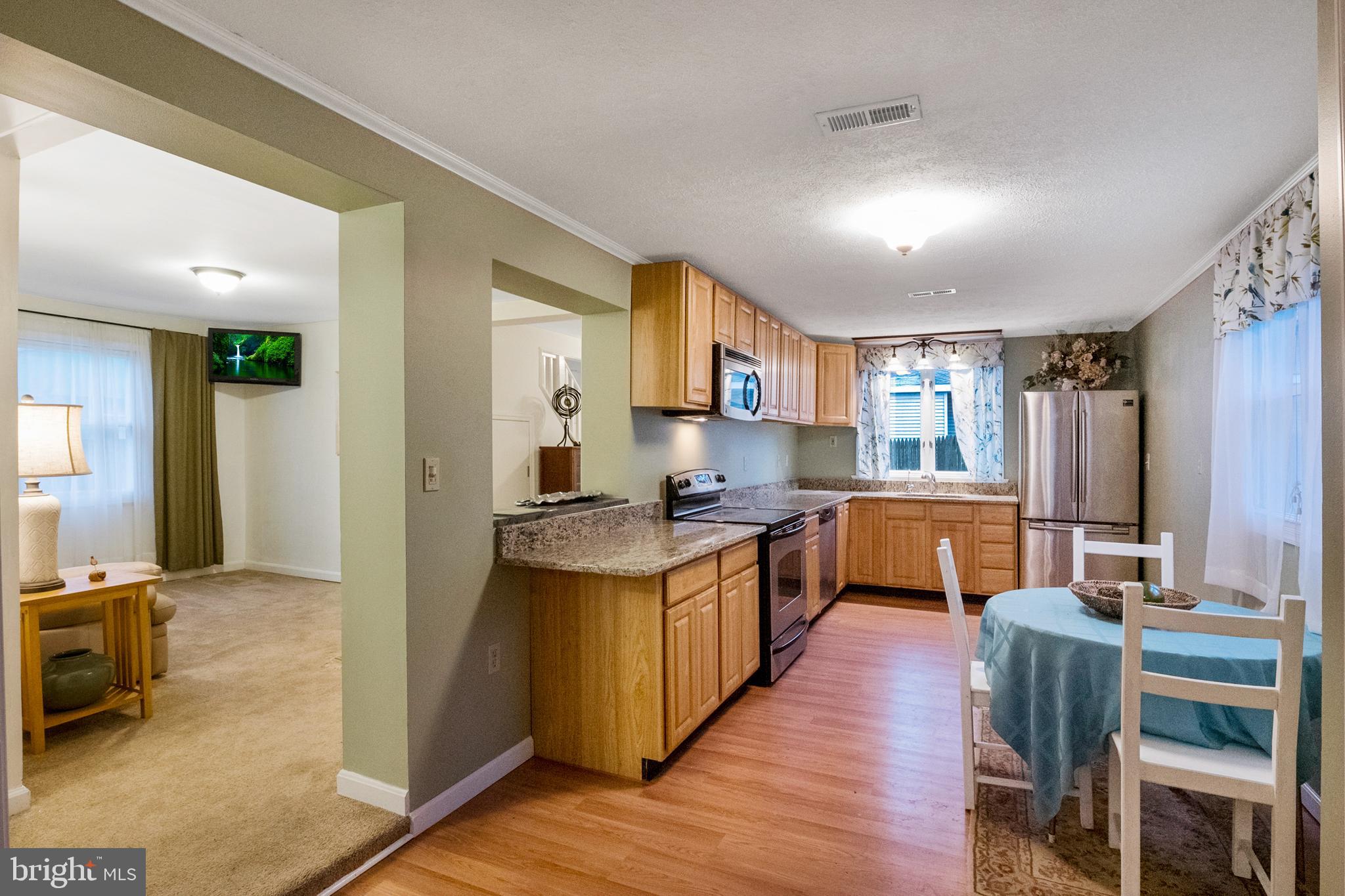 WOODLAND BEACH - Residential