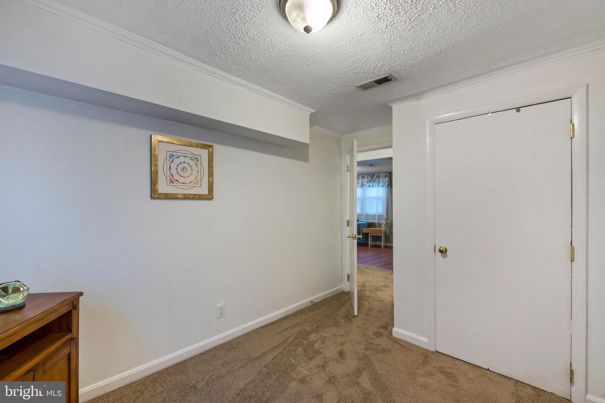 WOODLAND BEACH - Residential