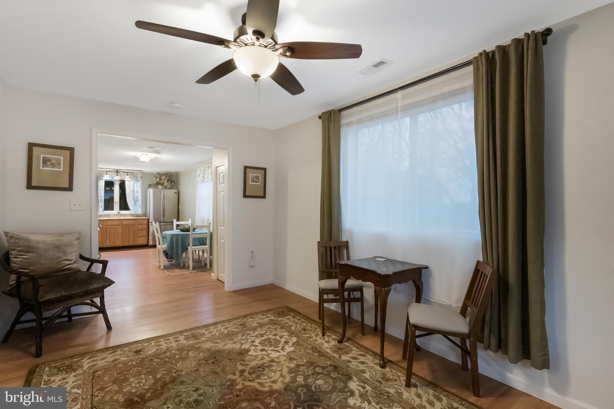 WOODLAND BEACH - Residential