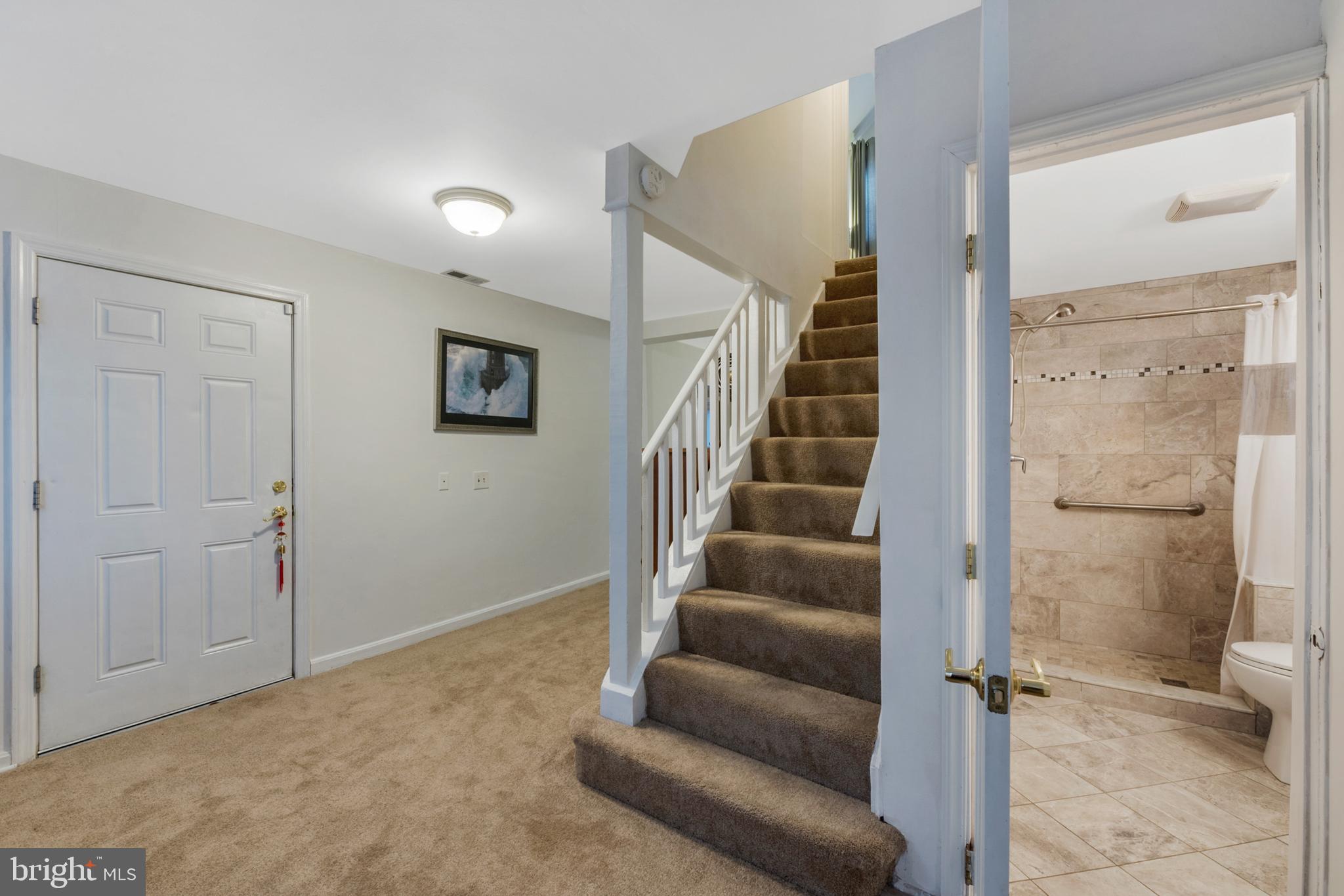 WOODLAND BEACH - Residential