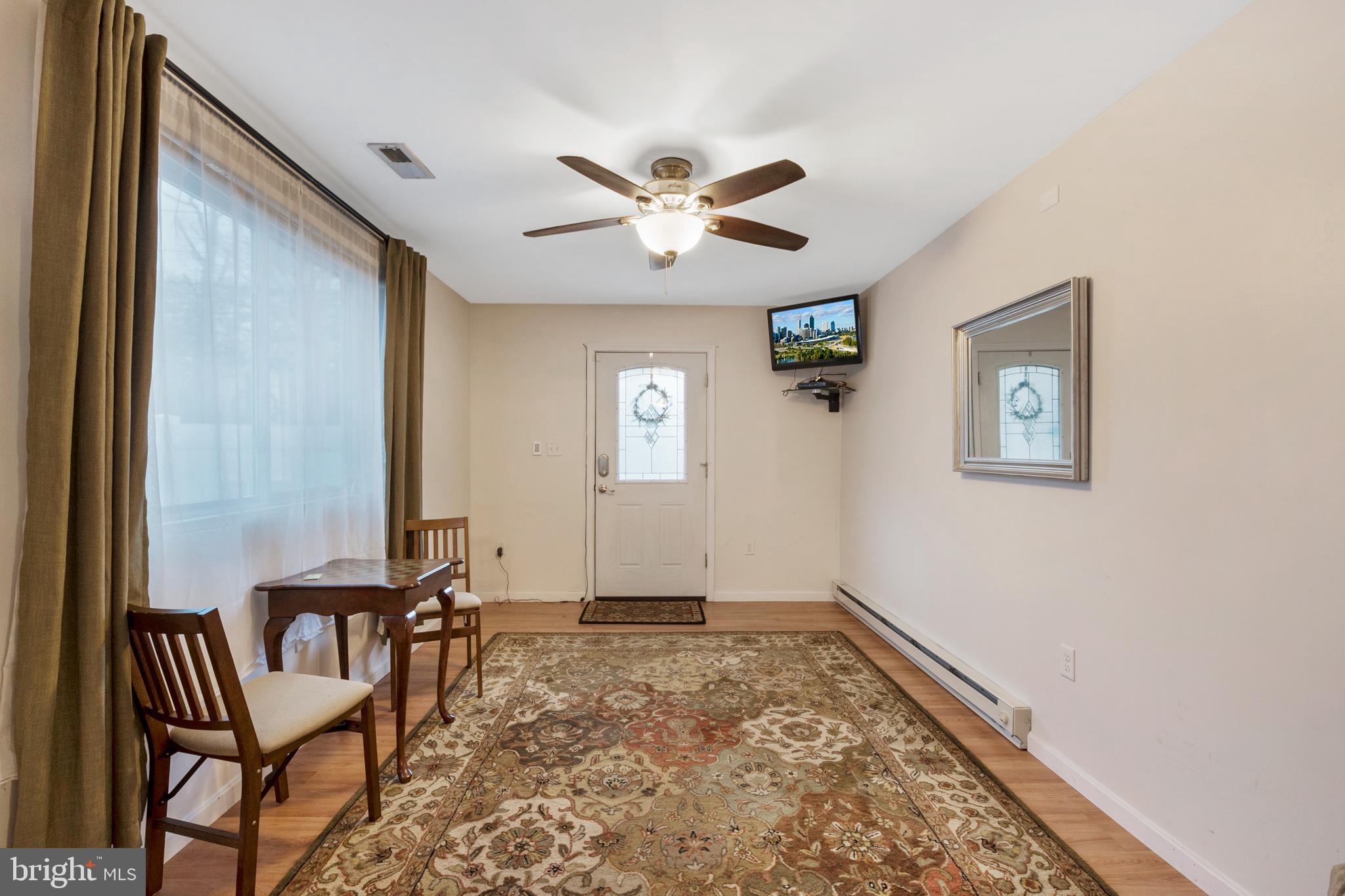 WOODLAND BEACH - Residential