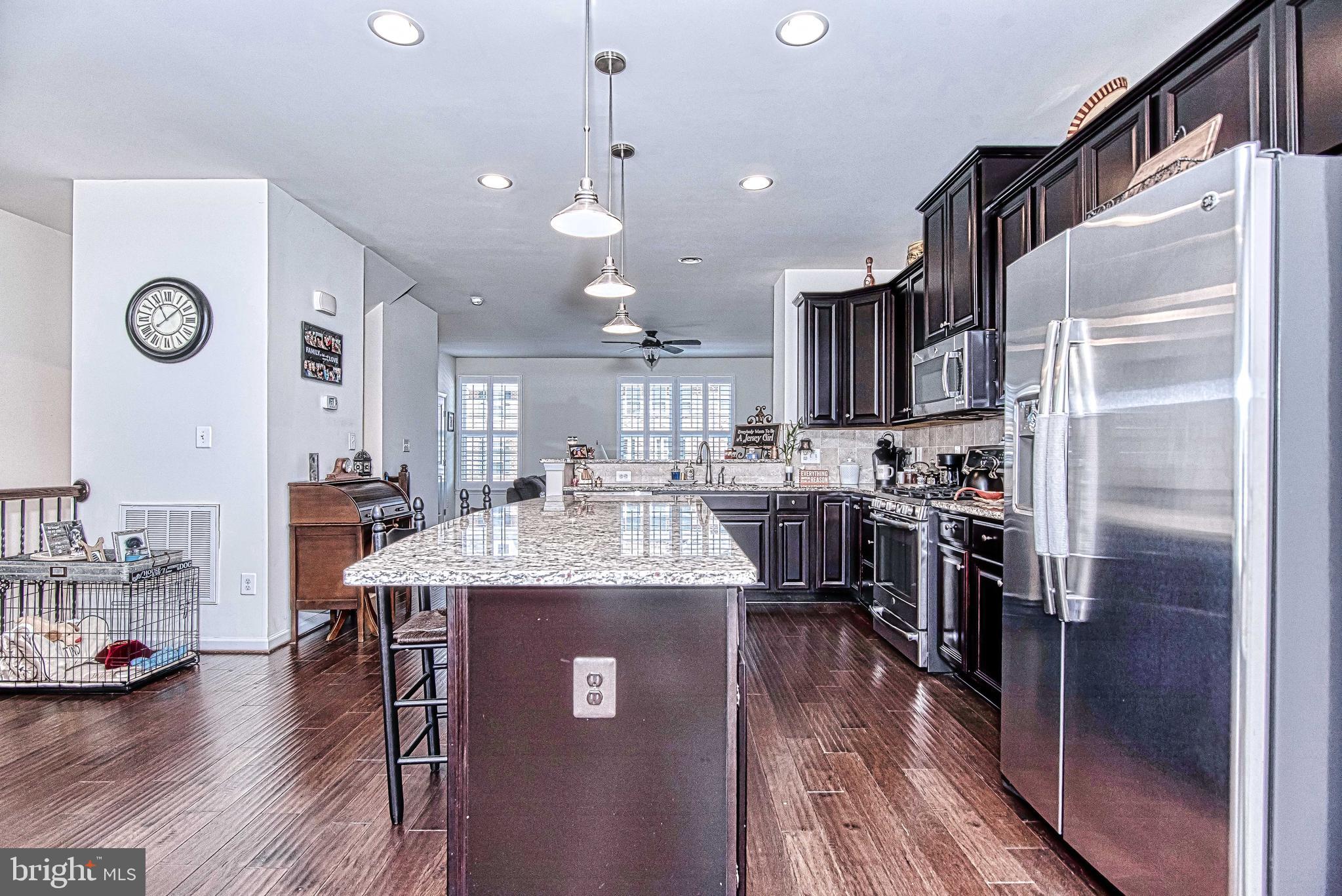 VIRGINIA MANOR - Residential