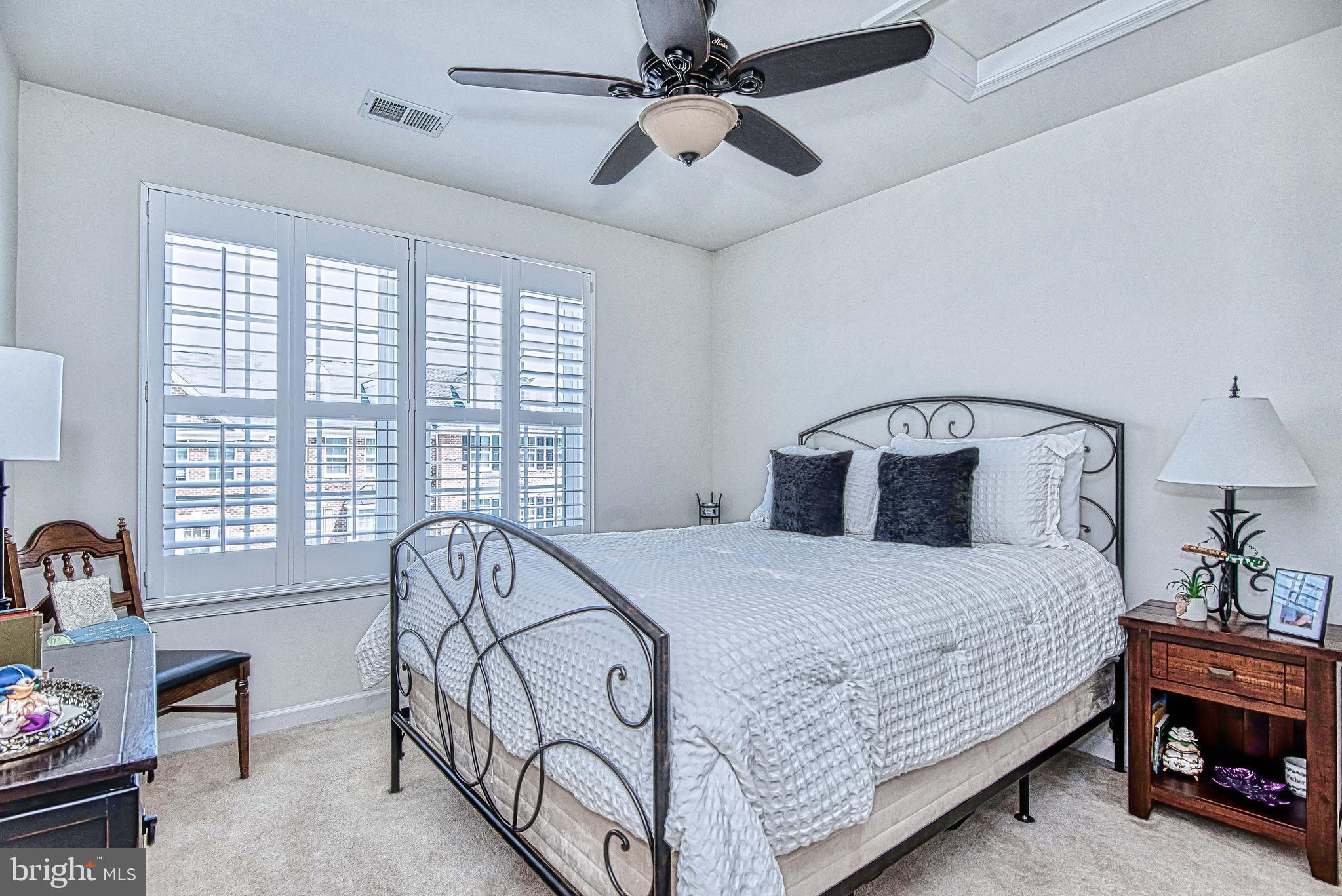 VIRGINIA MANOR - Residential