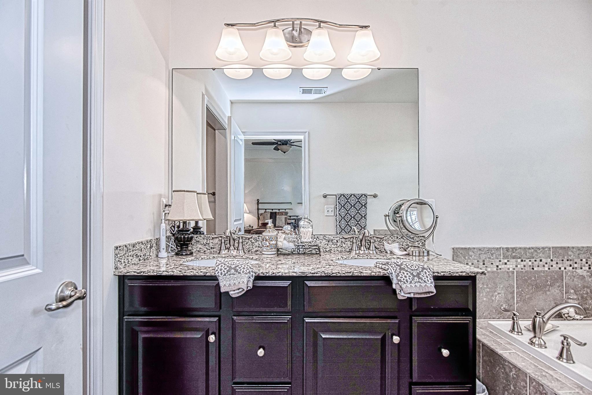 VIRGINIA MANOR - Residential