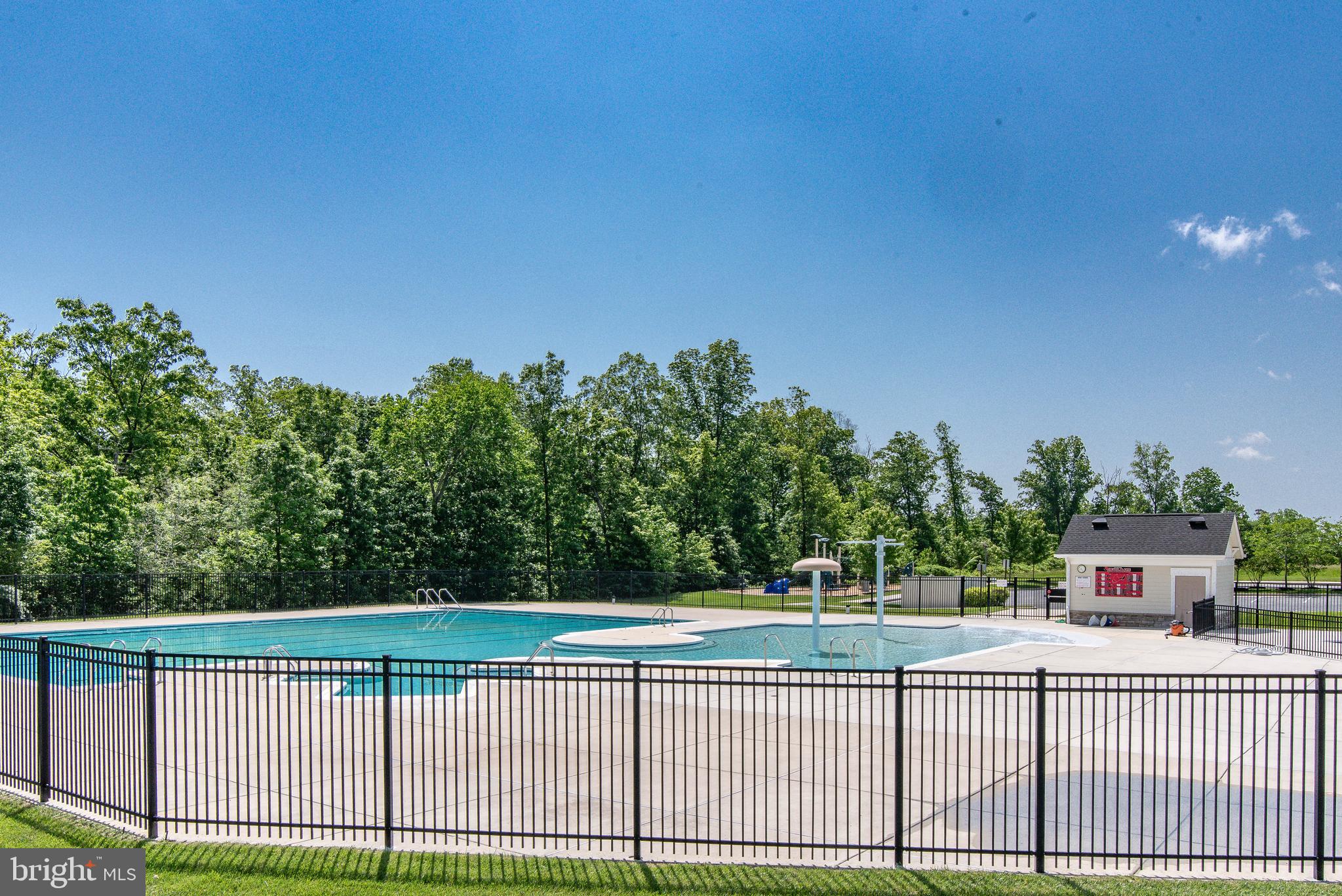 VIRGINIA MANOR - Residential