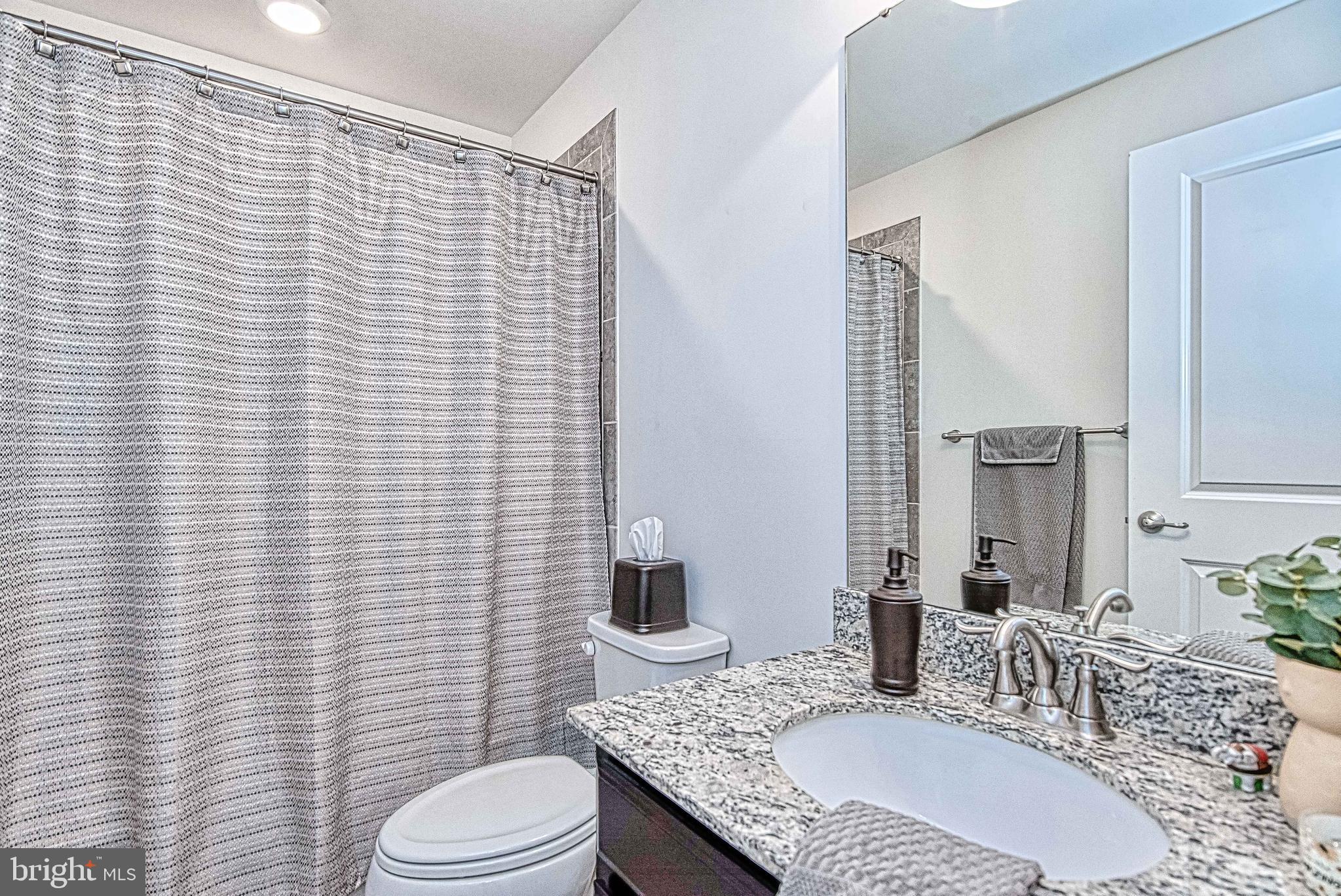 VIRGINIA MANOR - Residential