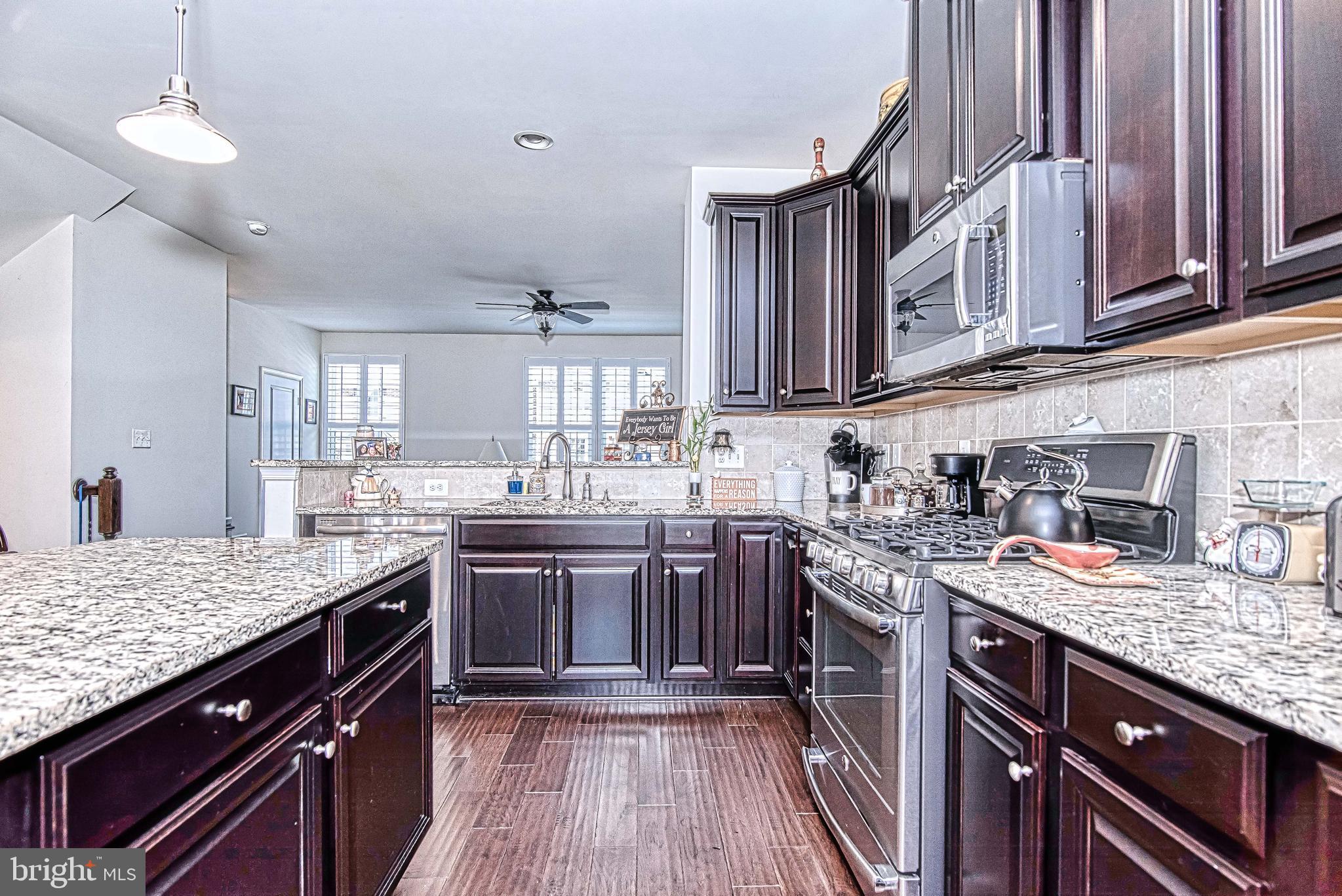 VIRGINIA MANOR - Residential