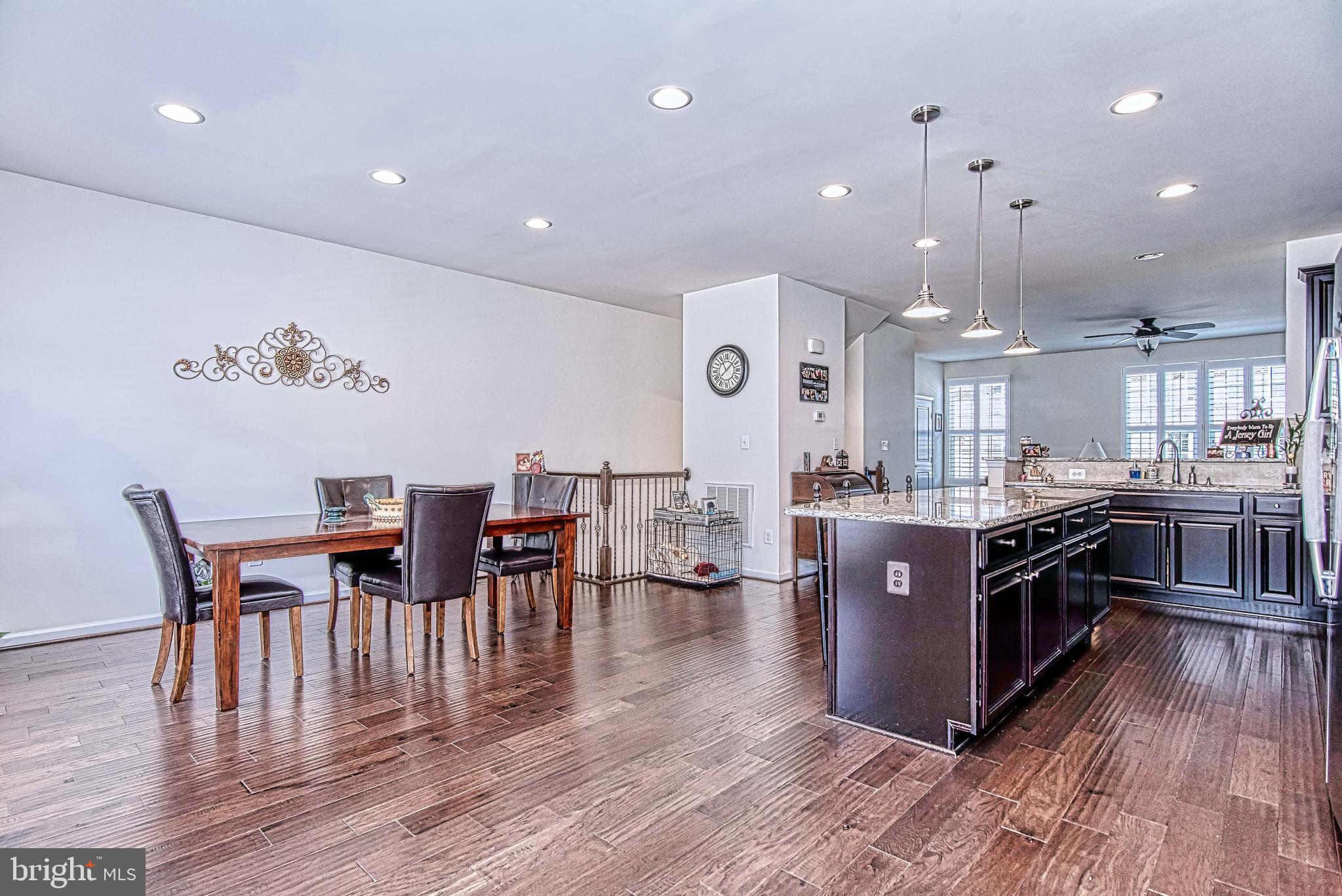 VIRGINIA MANOR - Residential