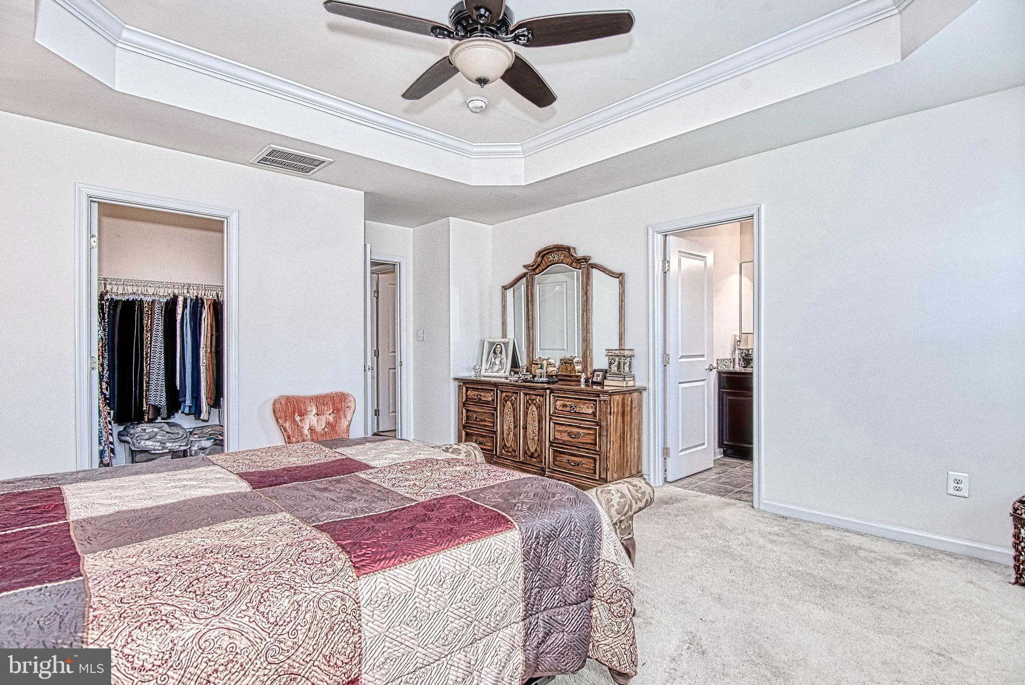 VIRGINIA MANOR - Residential