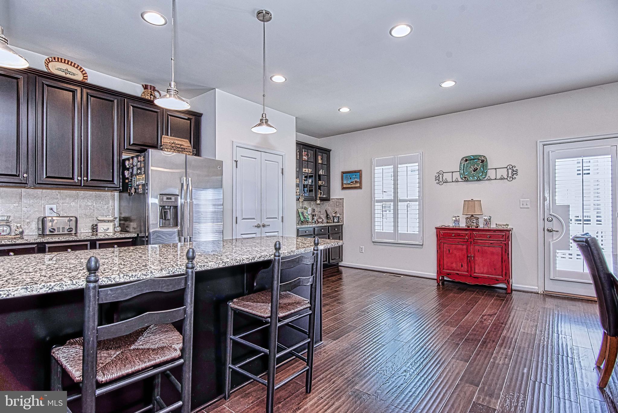 VIRGINIA MANOR - Residential