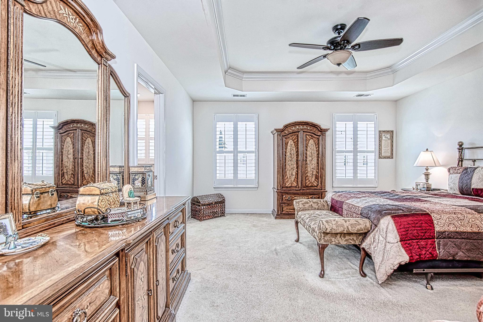 VIRGINIA MANOR - Residential