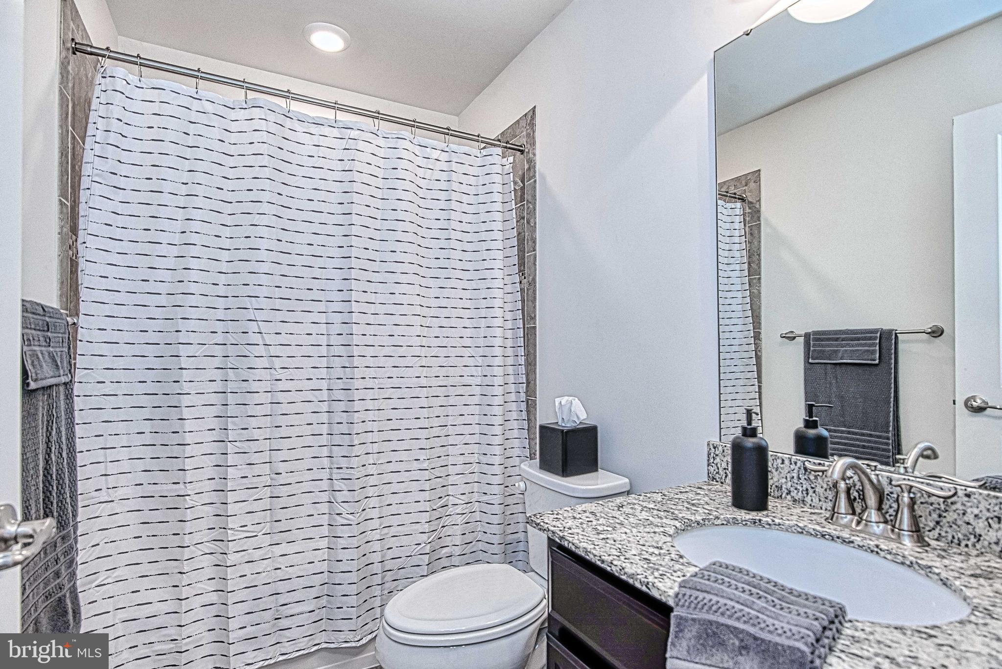 VIRGINIA MANOR - Residential