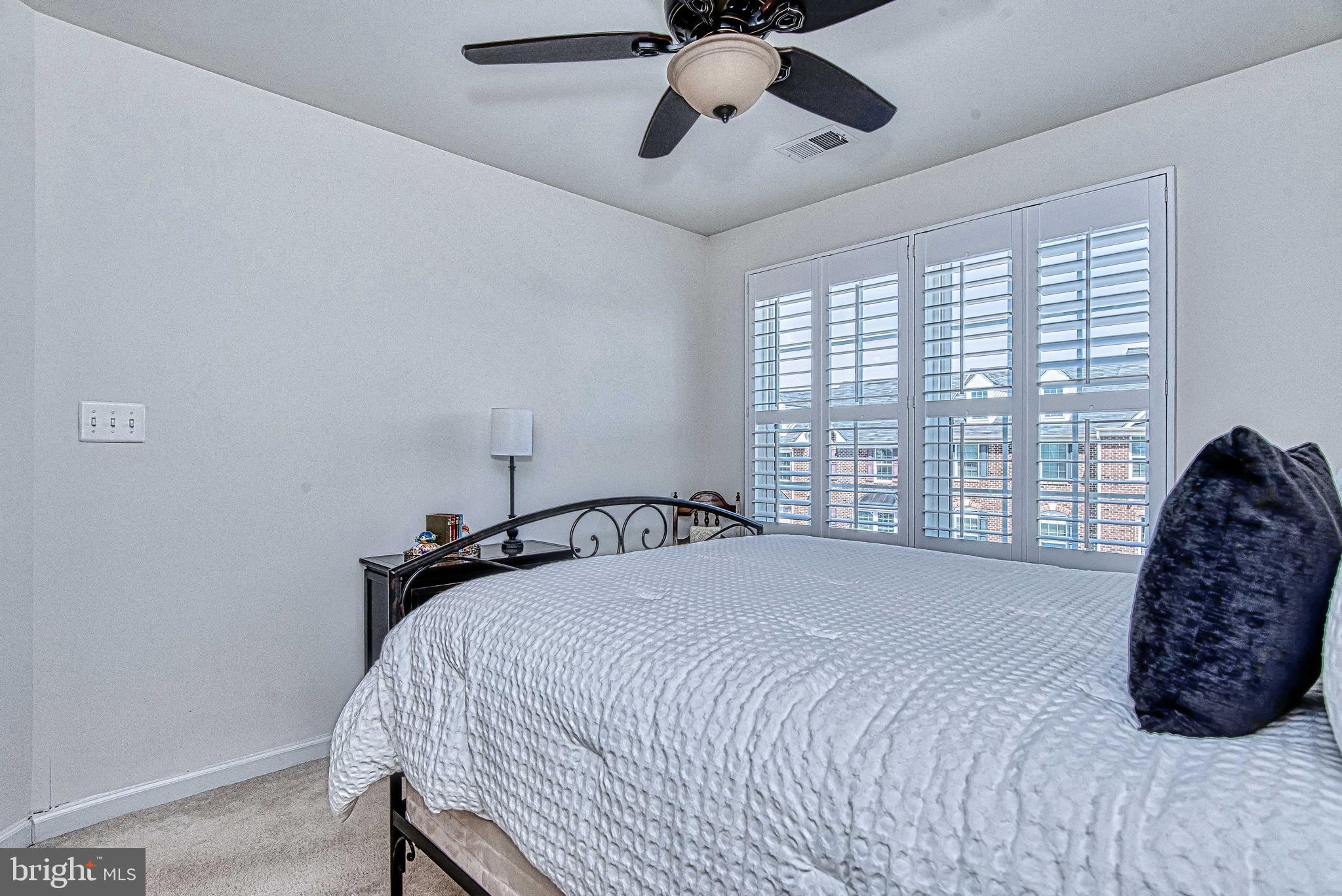 VIRGINIA MANOR - Residential