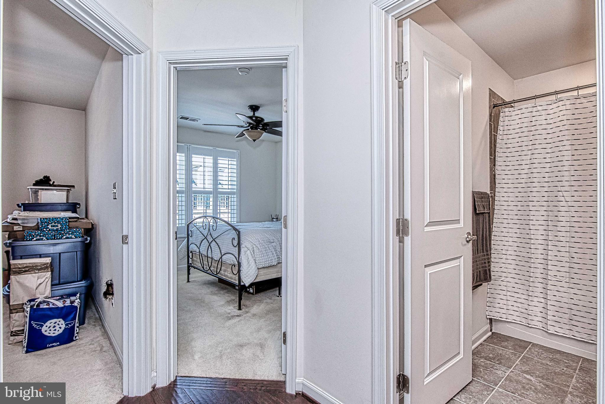 VIRGINIA MANOR - Residential