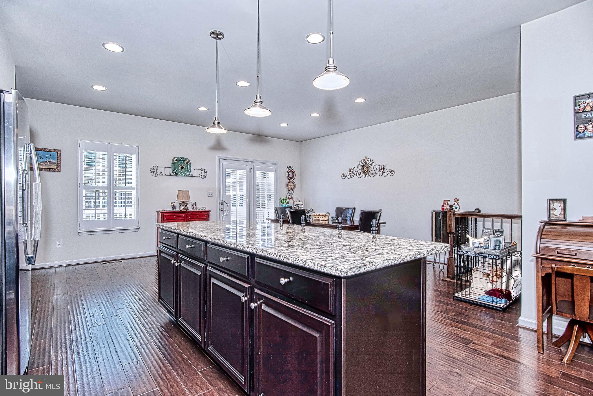 VIRGINIA MANOR - Residential