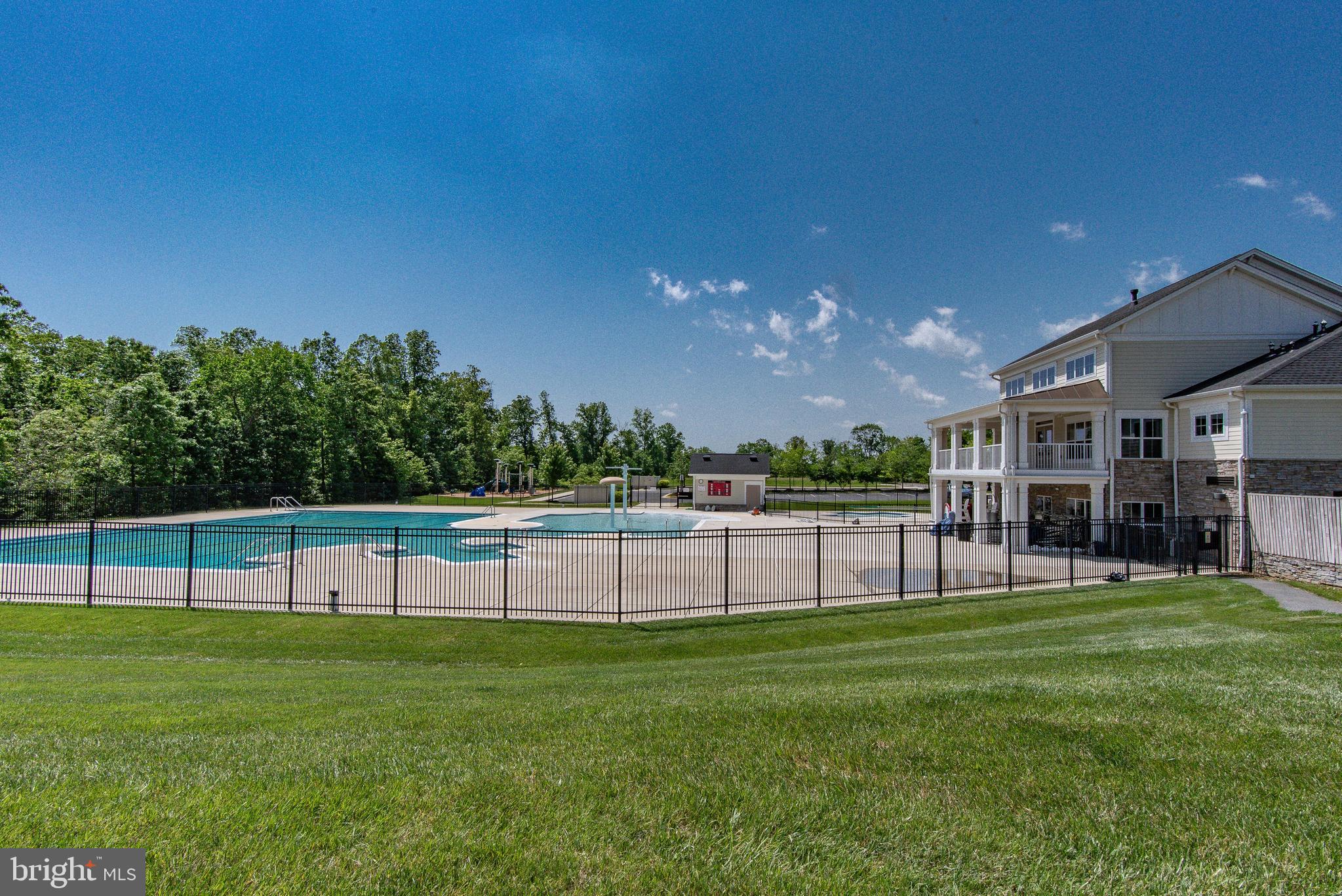 VIRGINIA MANOR - Residential