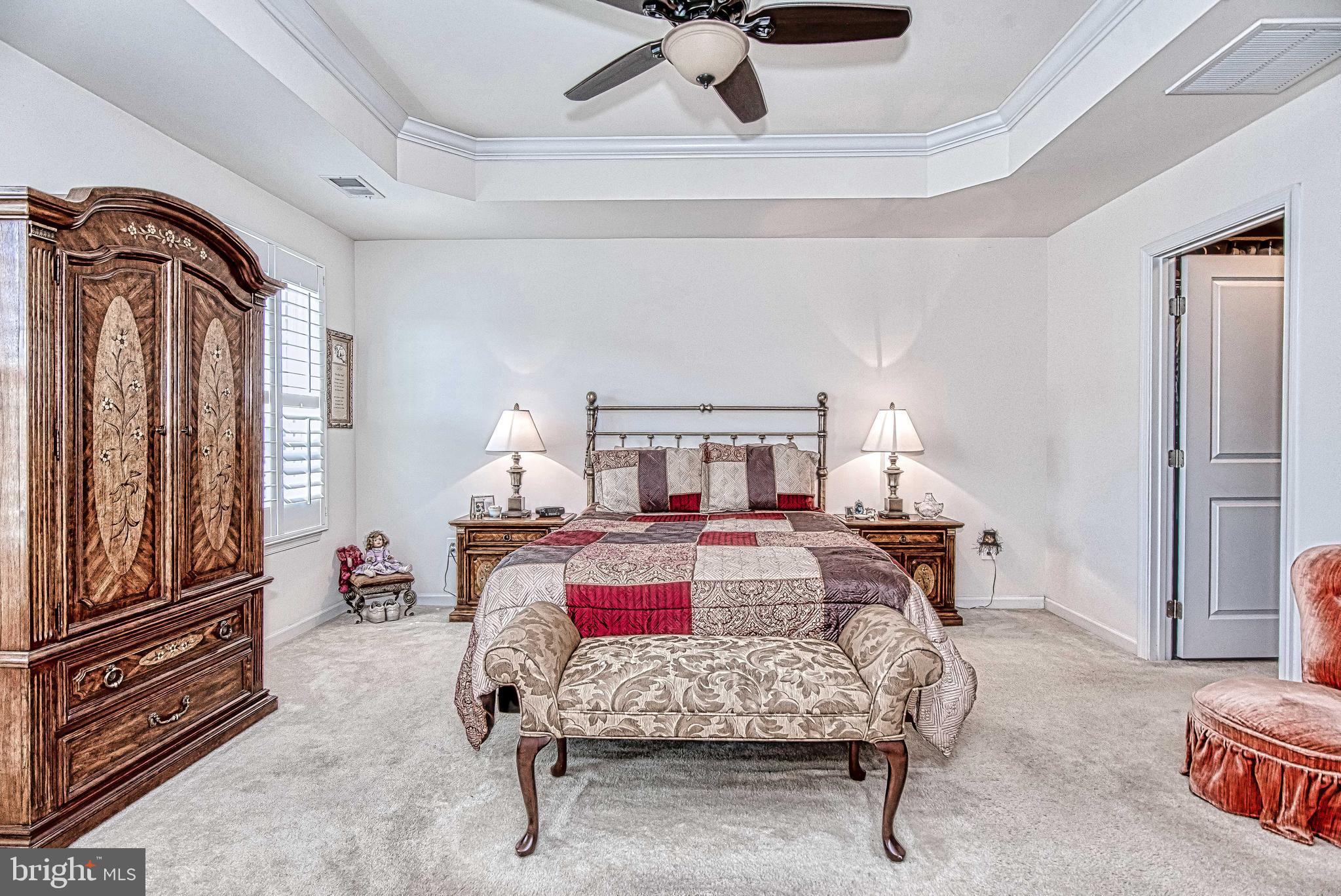 VIRGINIA MANOR - Residential