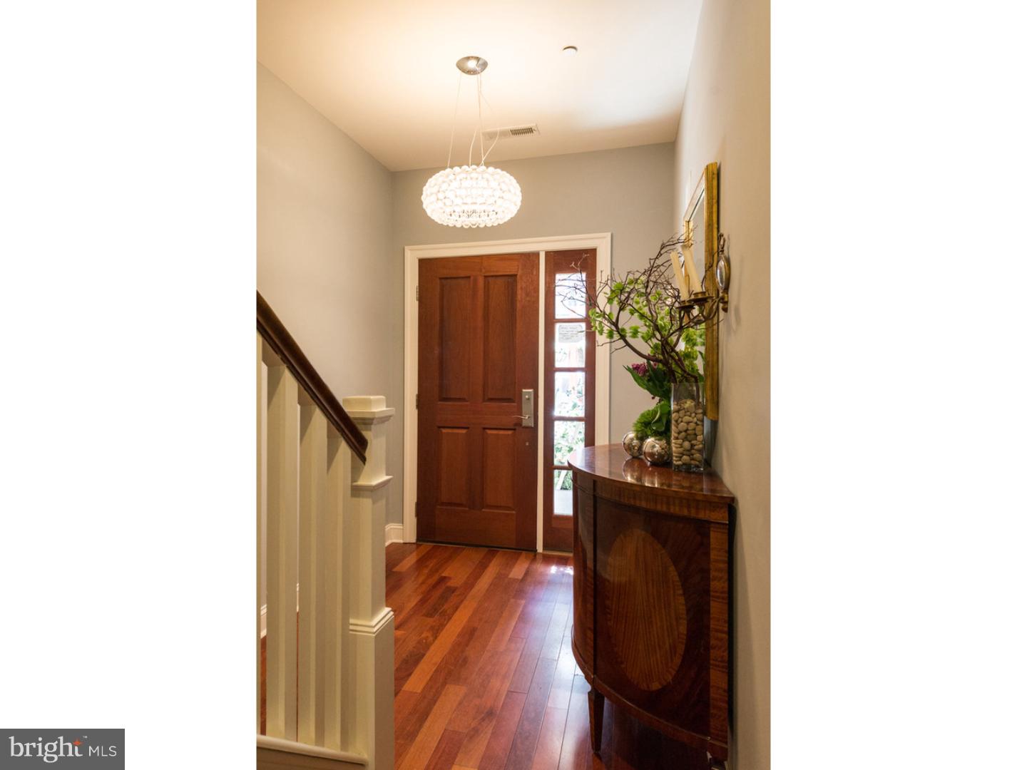 SOCIETY HILL - Residential