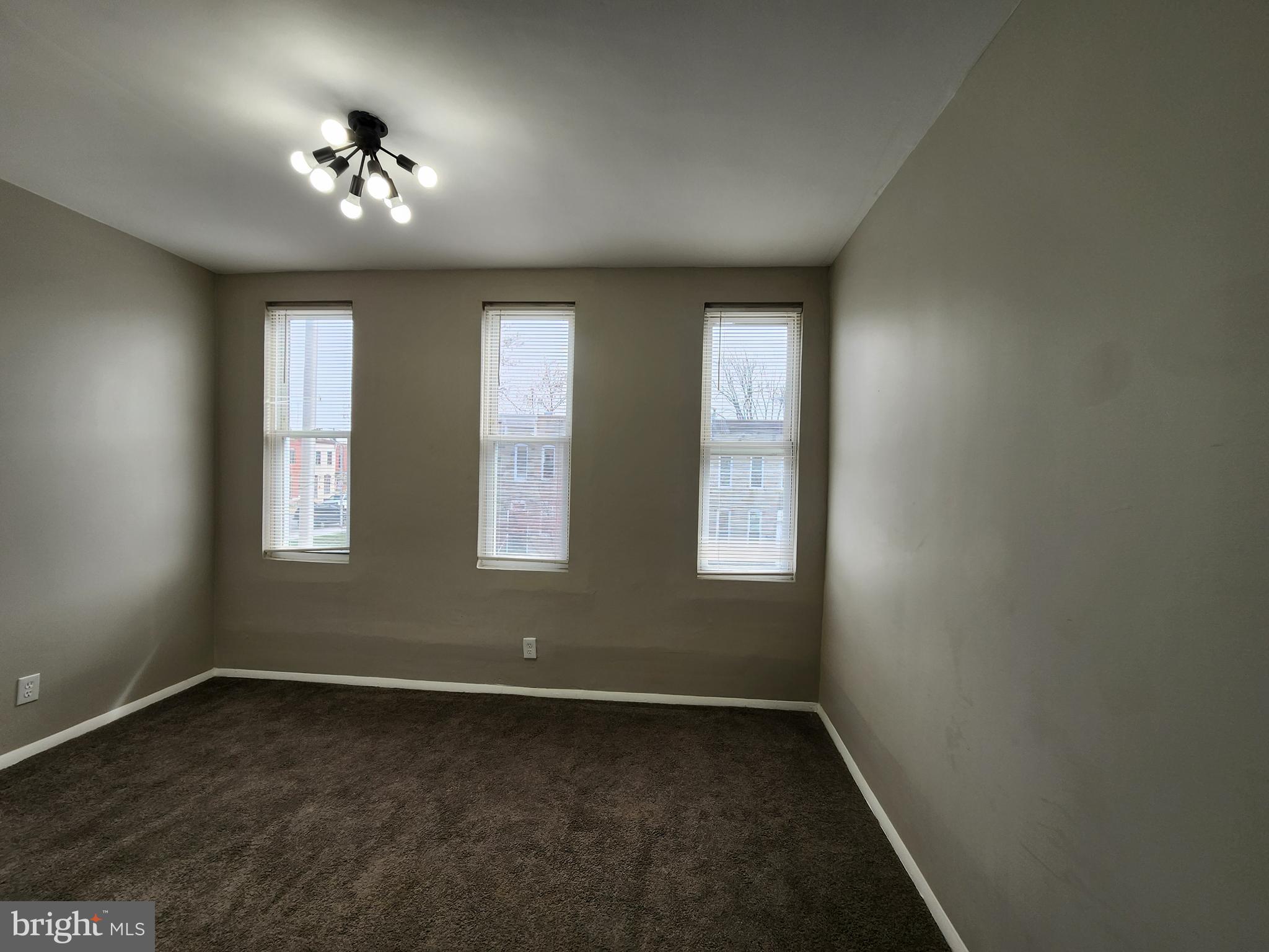 BROADWAY EAST - Residential