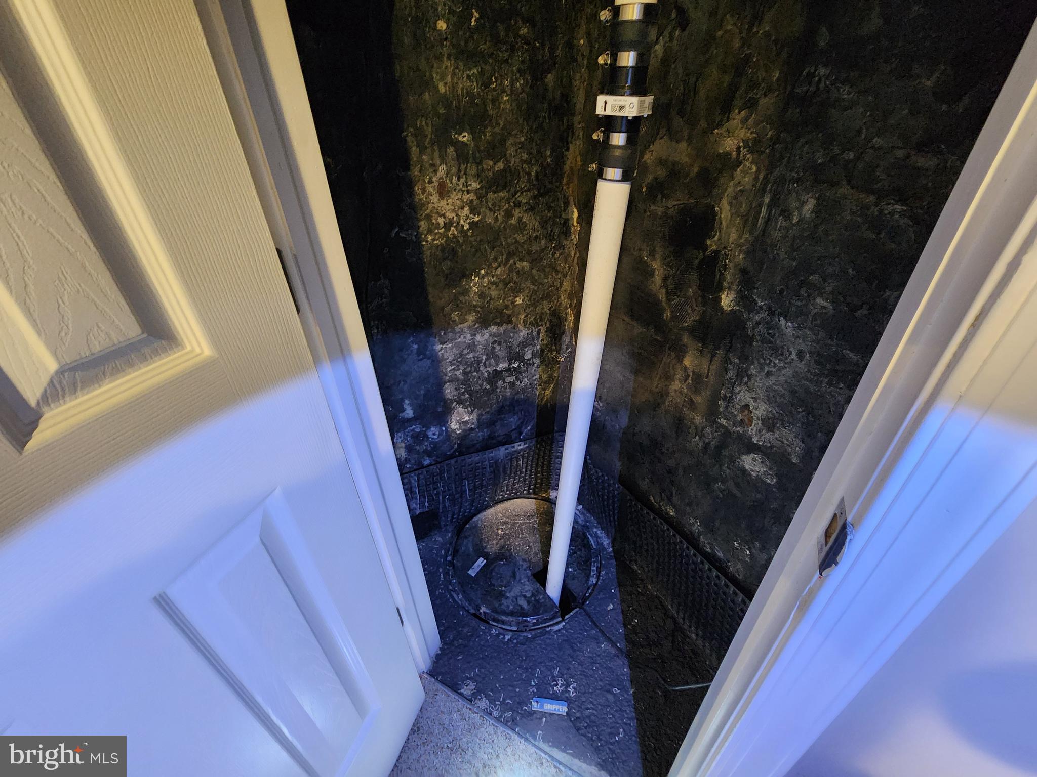 BROADWAY EAST - Residential