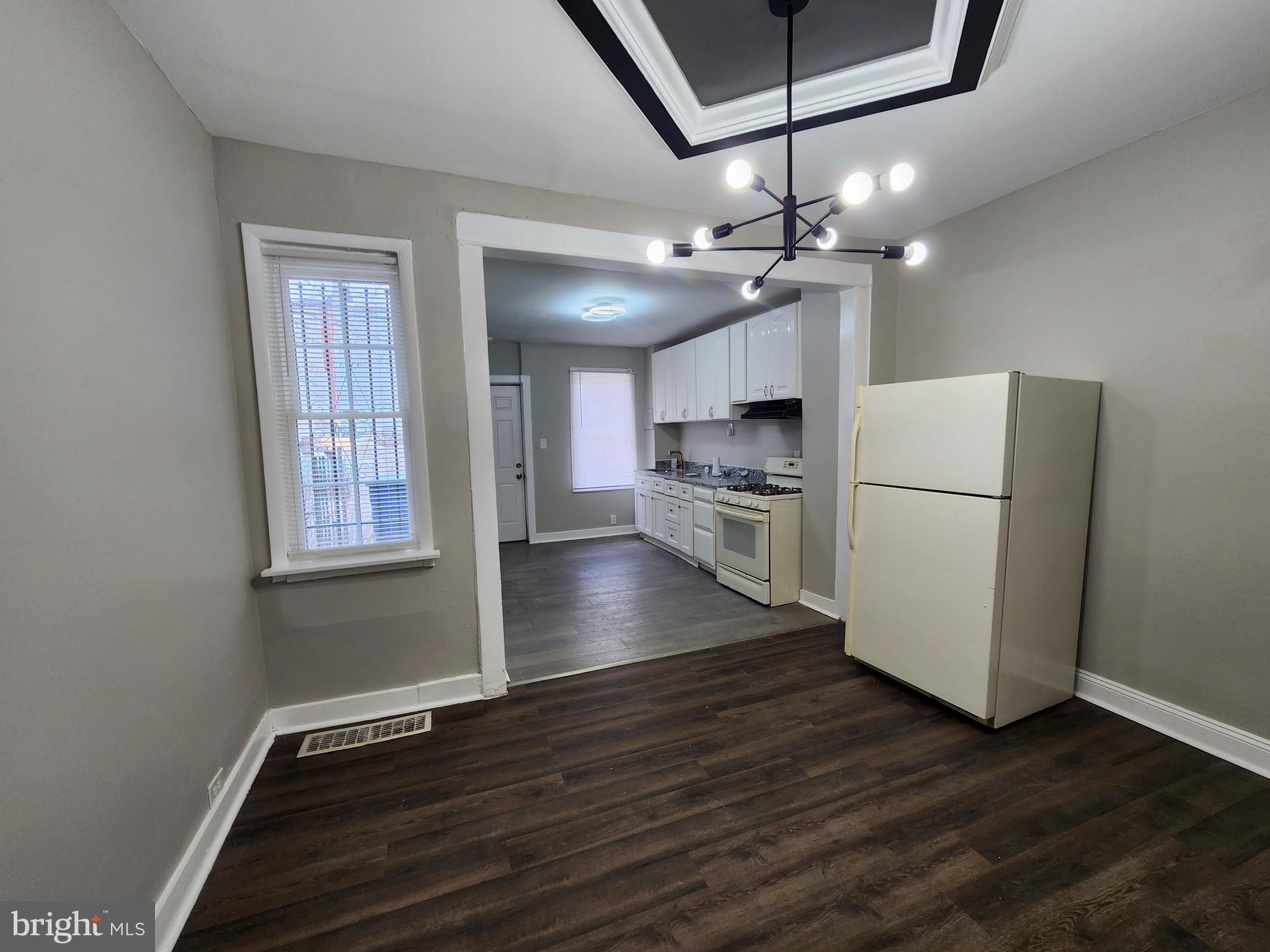 BROADWAY EAST - Residential