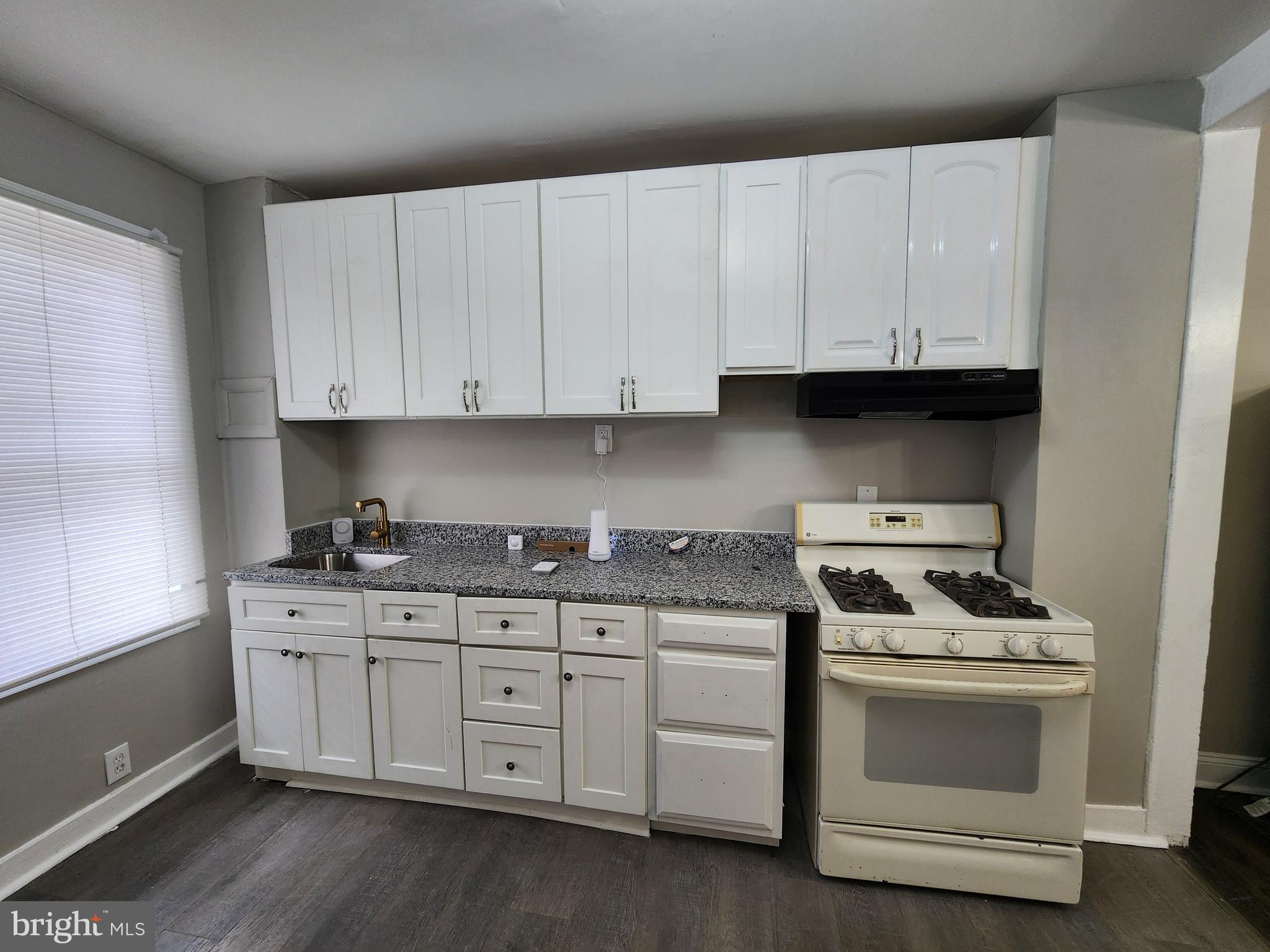 BROADWAY EAST - Residential