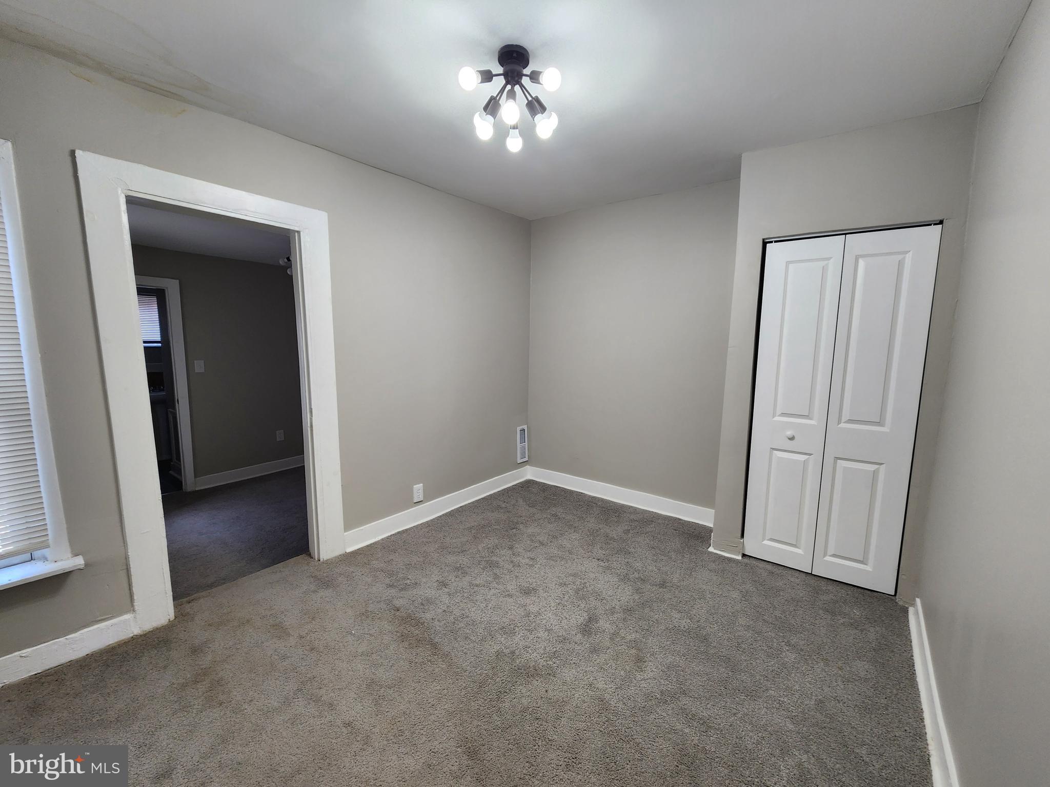 BROADWAY EAST - Residential