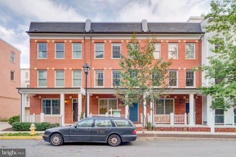 Photo of 915 Parker Gray School Way, ALEXANDRIA, VA 22314 (MLS # VAAX2066984)