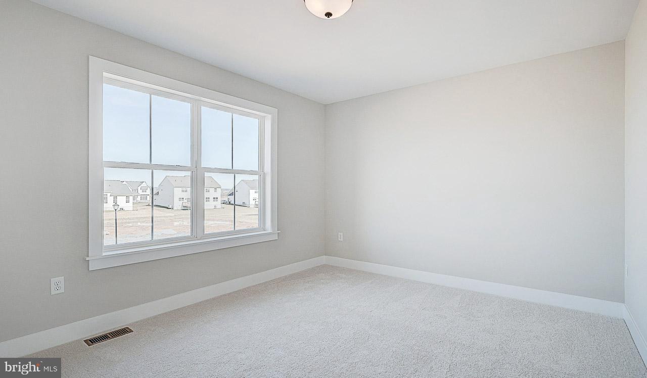 SUMMER LAYNE - Residential