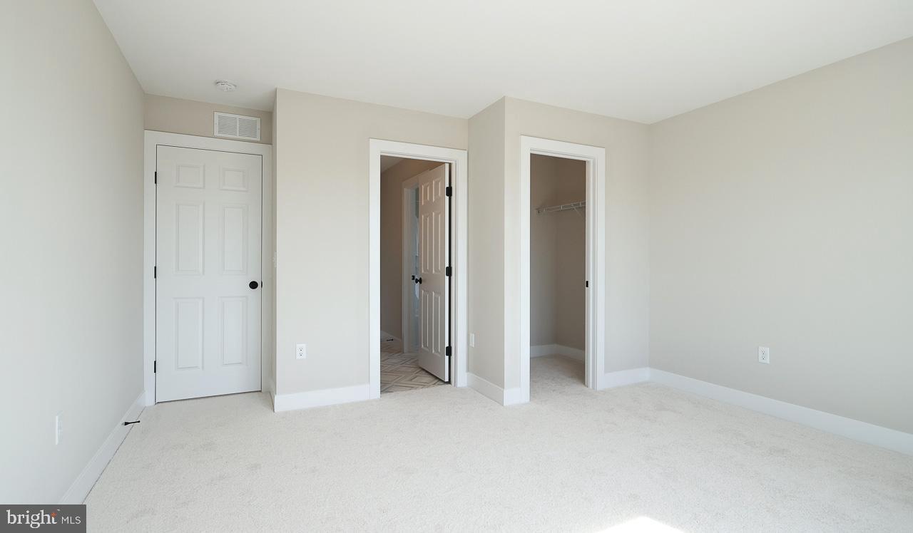SUMMER LAYNE - Residential