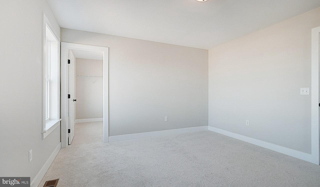 SUMMER LAYNE - Residential