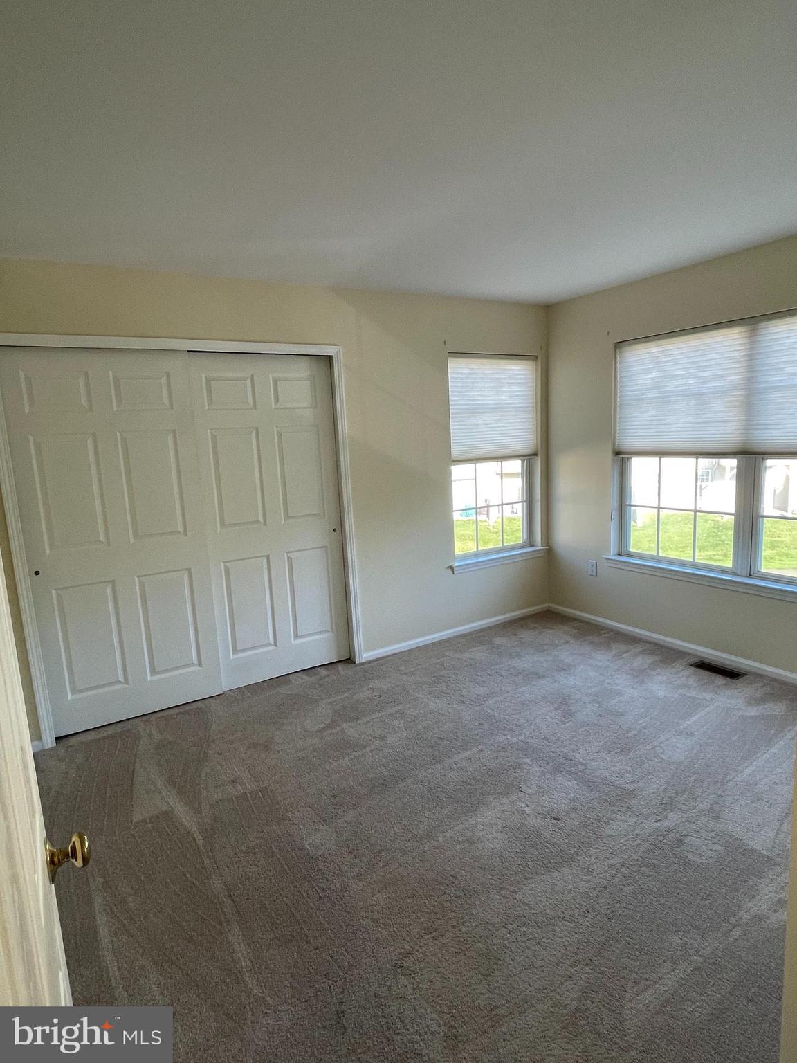 COUNTRY CROSSING - Residential Lease