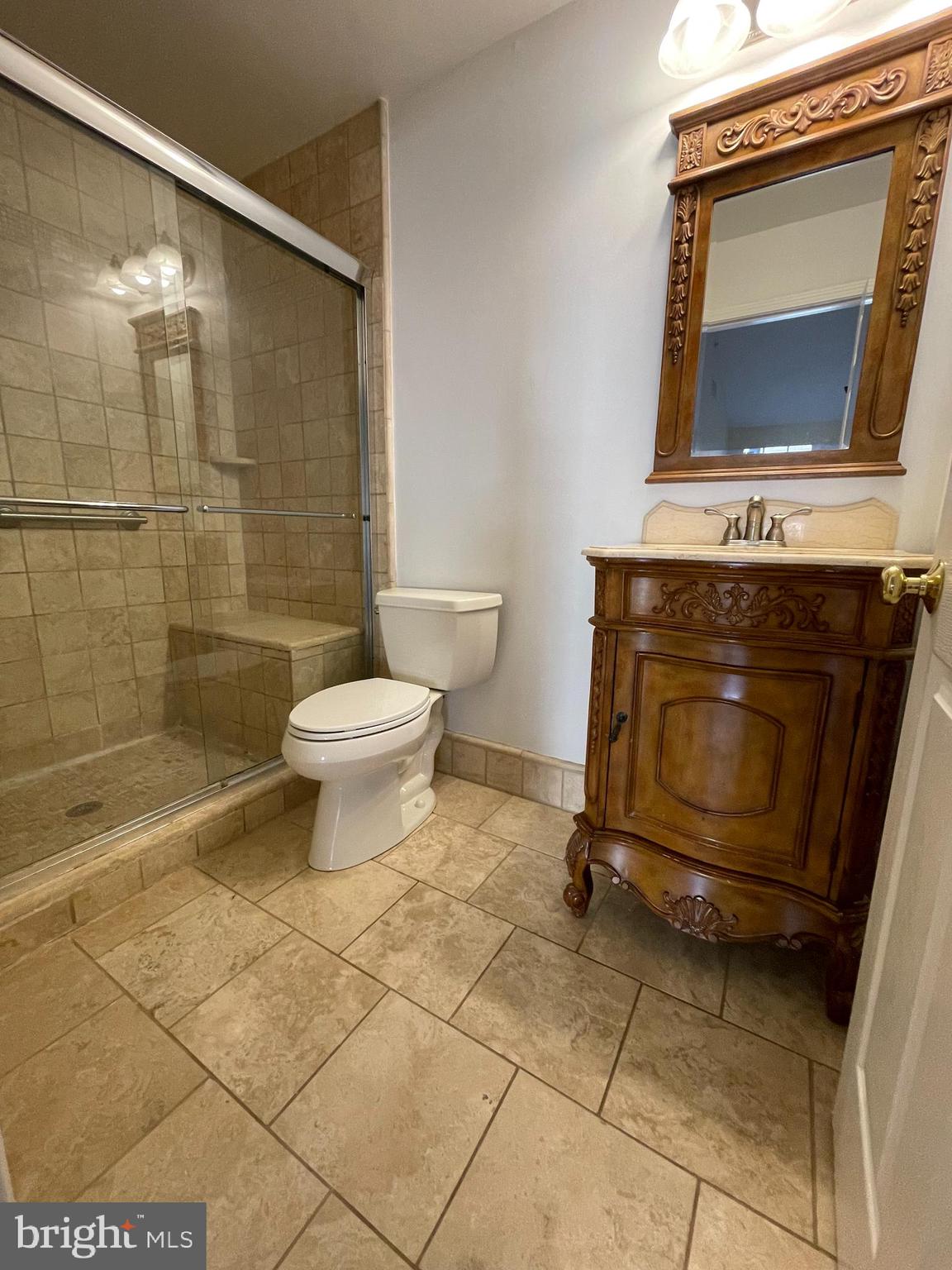 COUNTRY CROSSING - Residential Lease