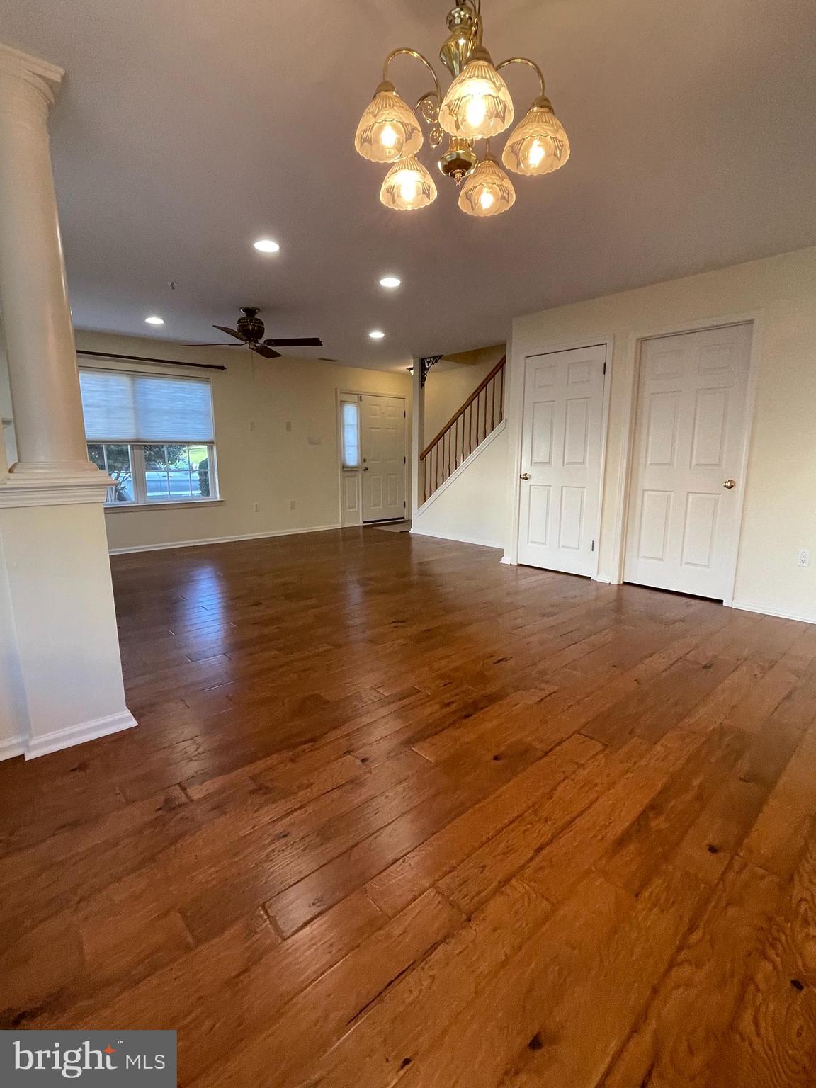 COUNTRY CROSSING - Residential Lease