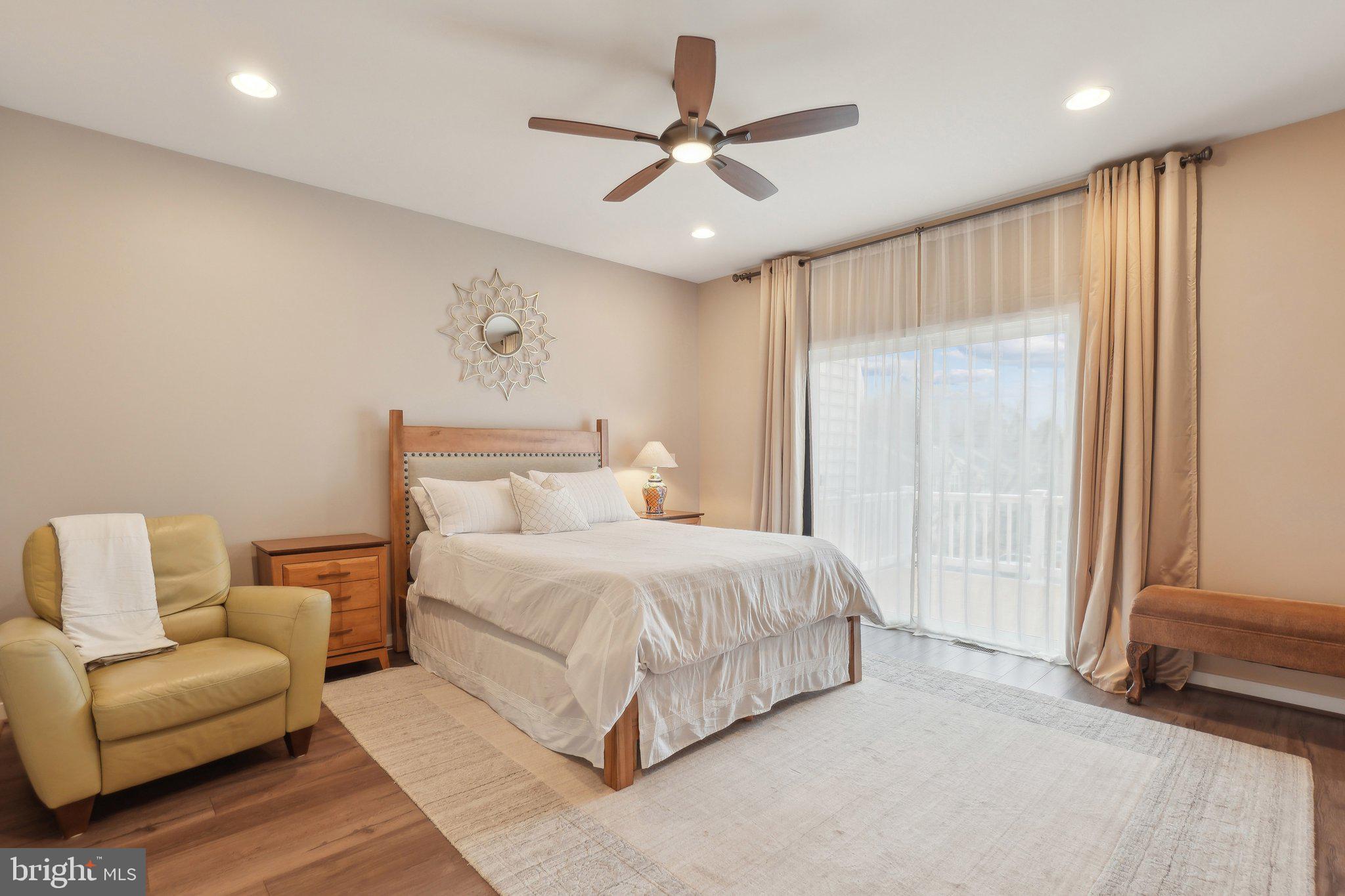 OVERLOOK AT UNIVERSITY CENTER - Residential