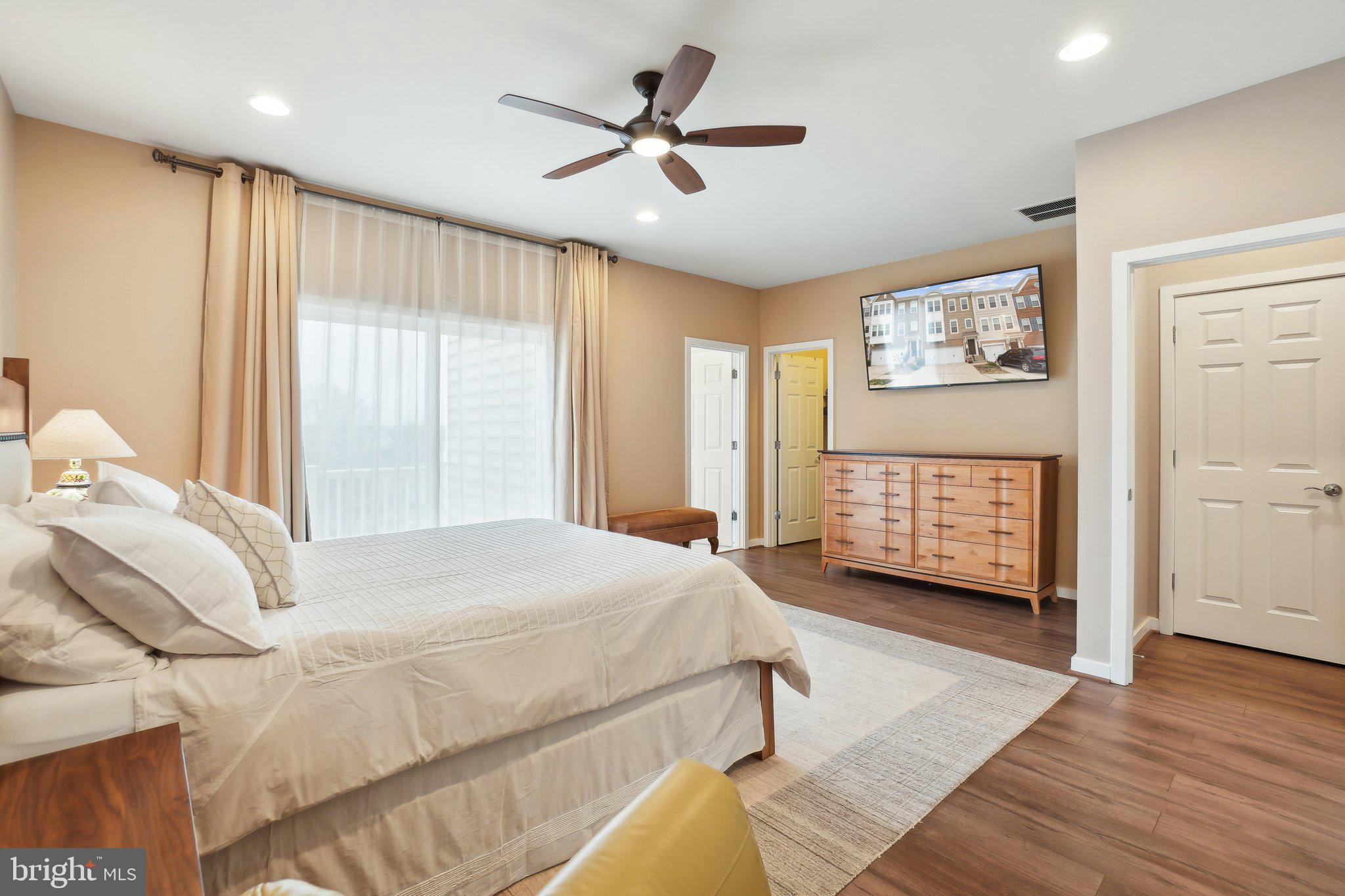 OVERLOOK AT UNIVERSITY CENTER - Residential