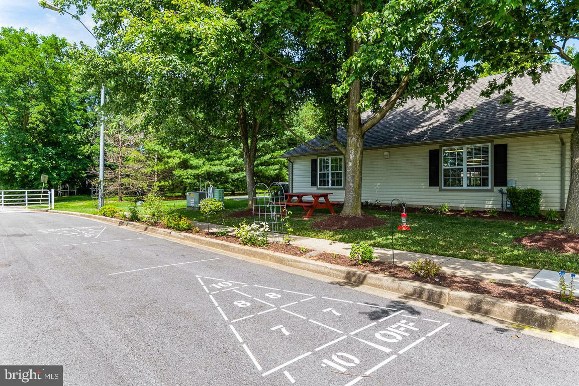 WINIFRED MANOR - Residential