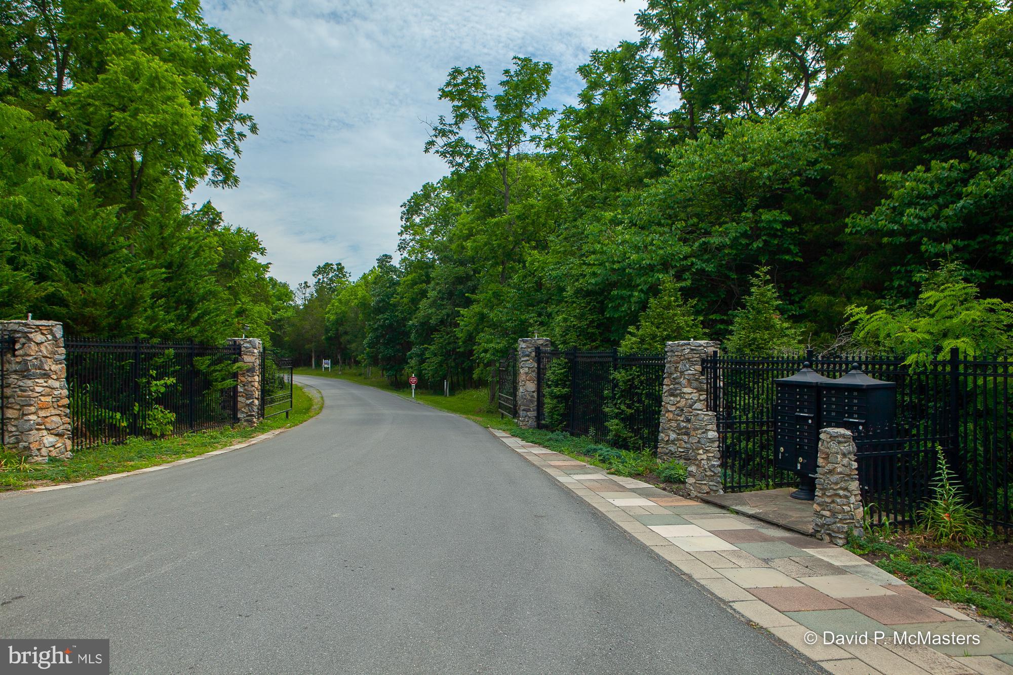 SHEPHERDS COVE - Land