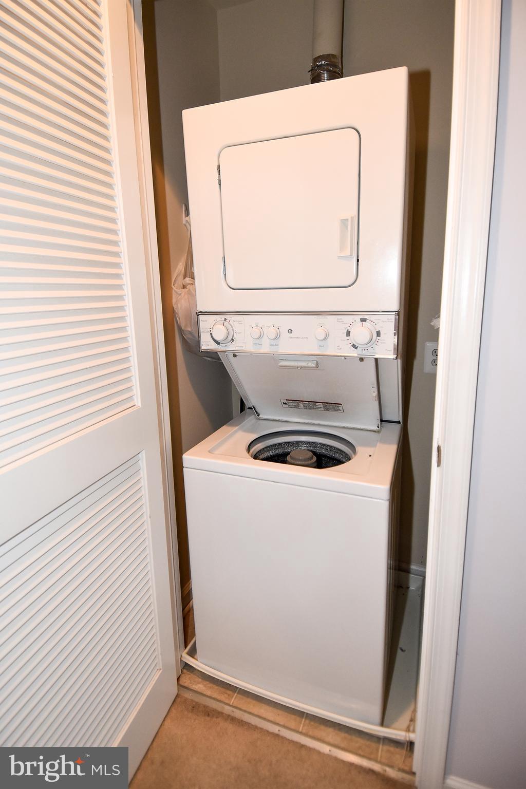 RIVER OAKS - Residential