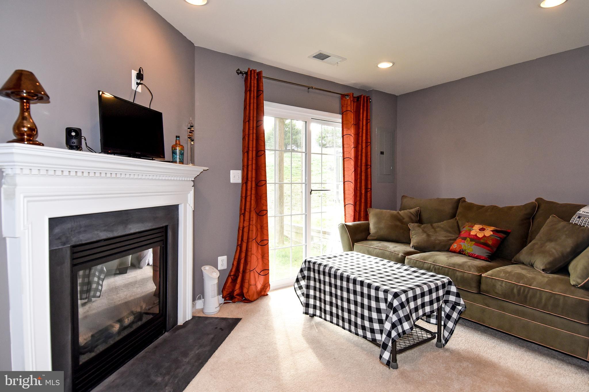 RIVER OAKS - Residential