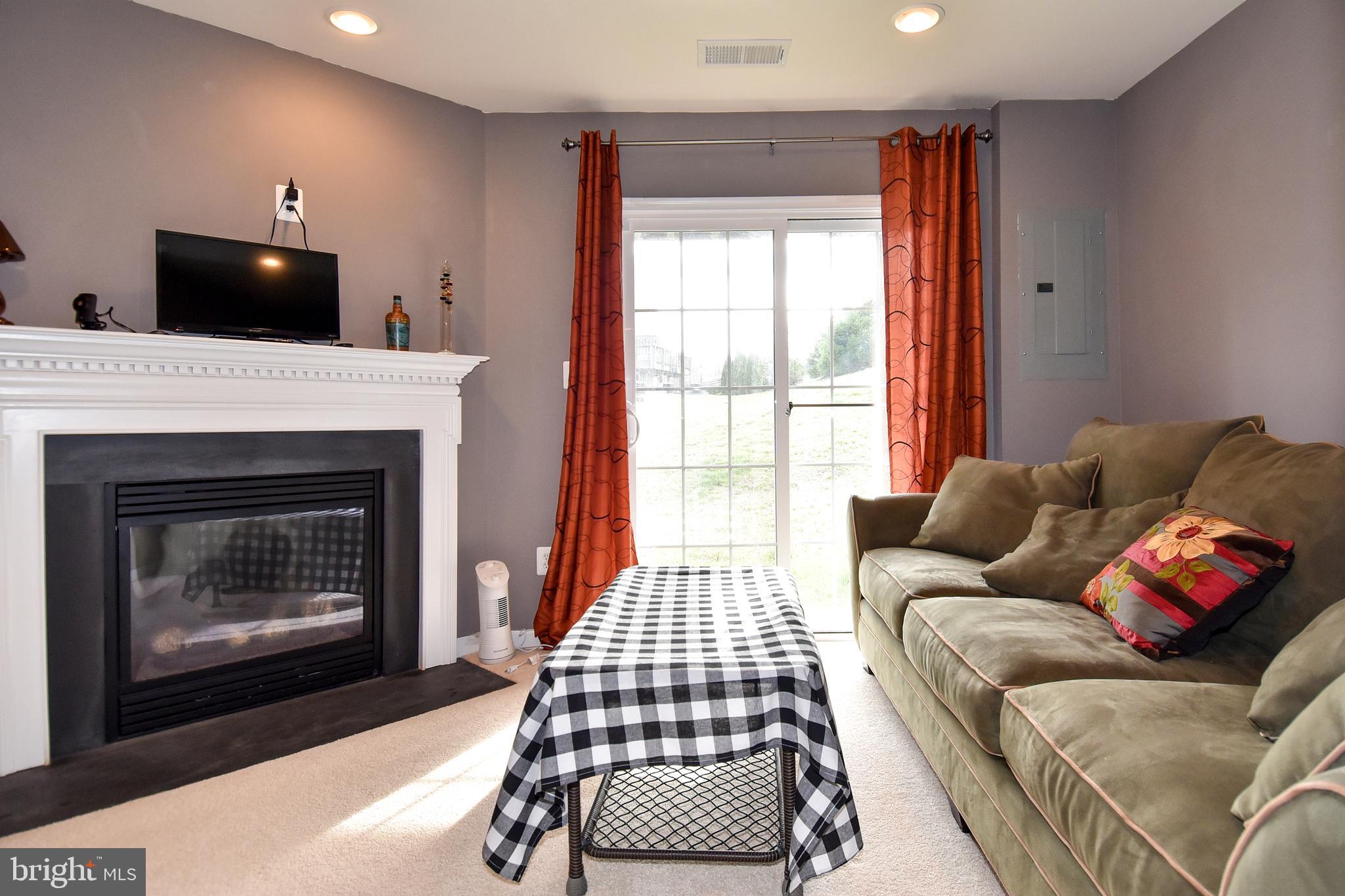 RIVER OAKS - Residential