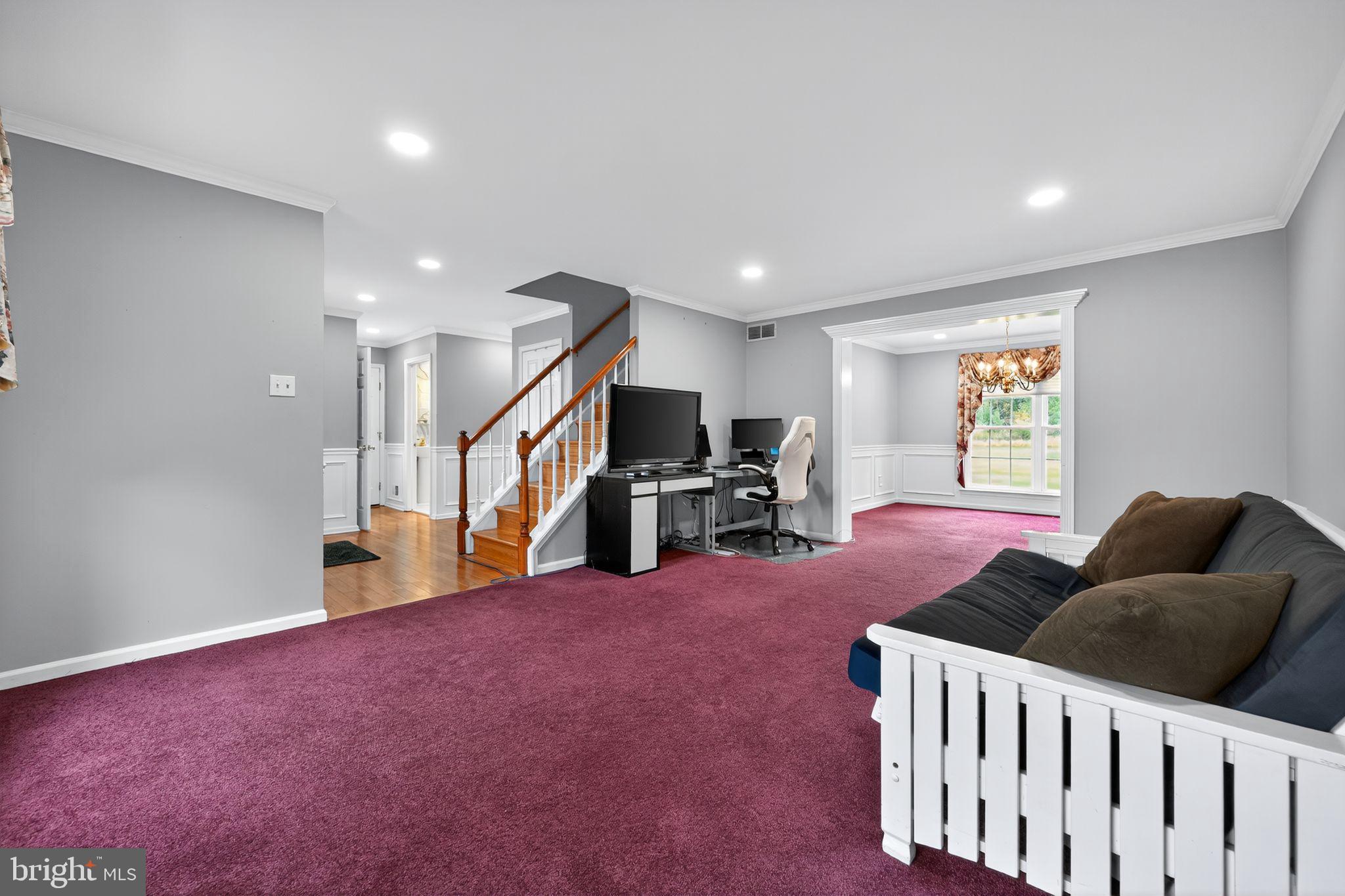 MONTGOMERY OAKS - Residential