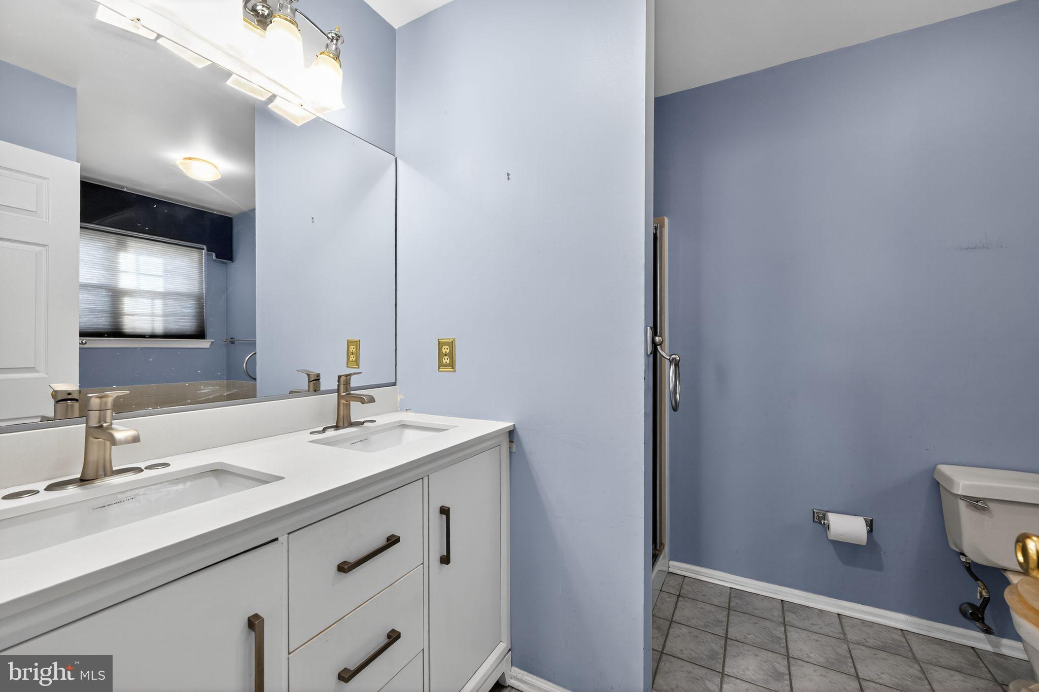 MONTGOMERY OAKS - Residential