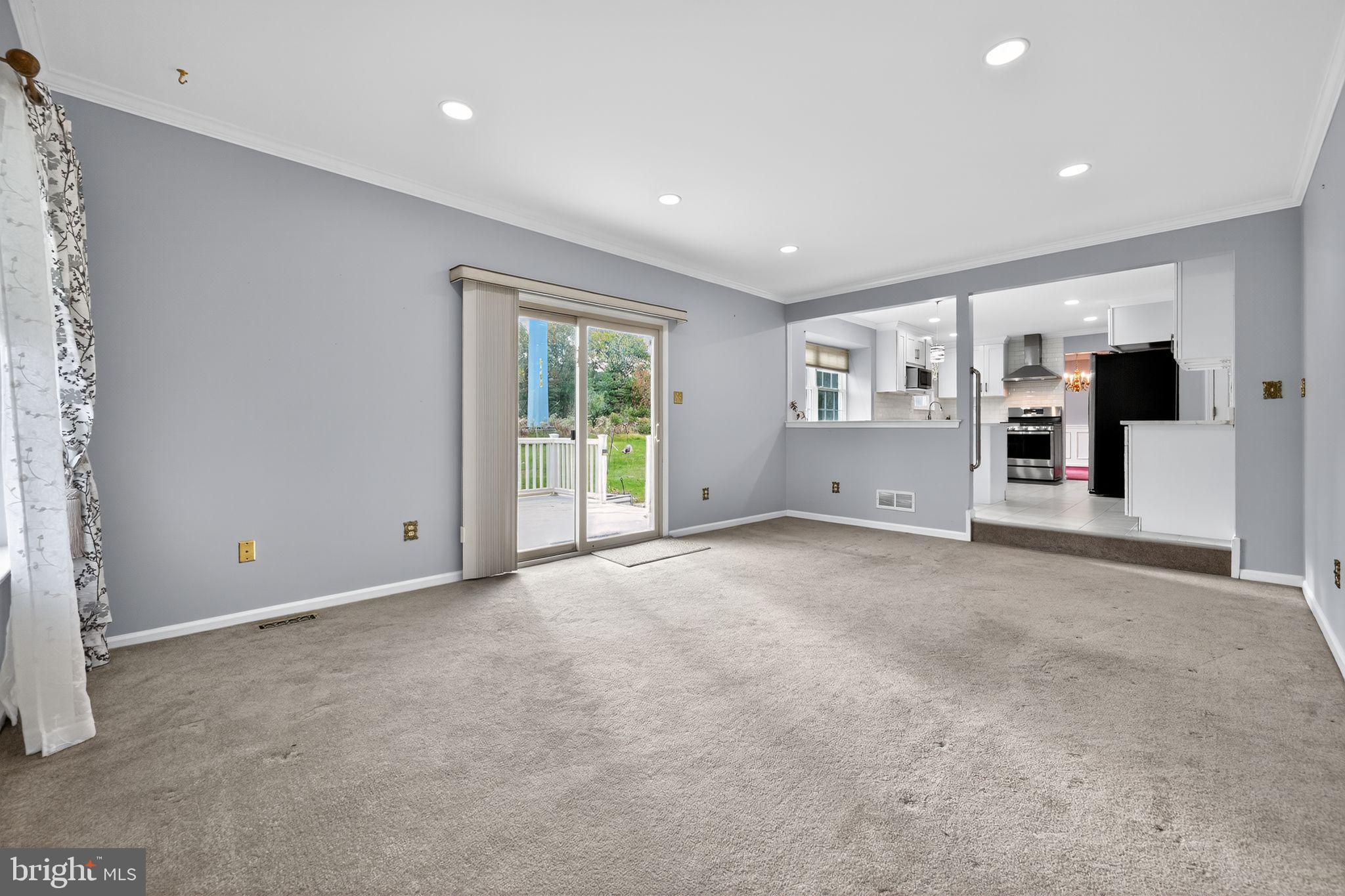 MONTGOMERY OAKS - Residential