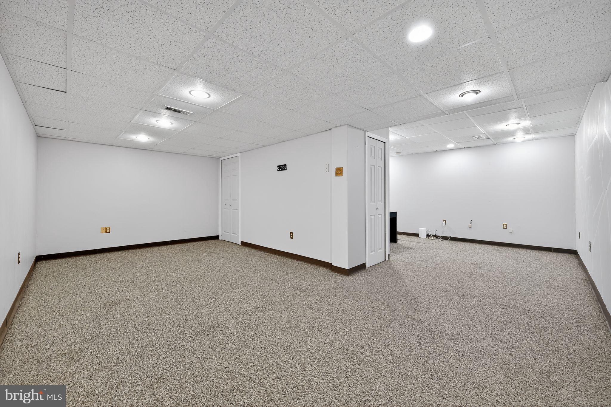 MONTGOMERY OAKS - Residential