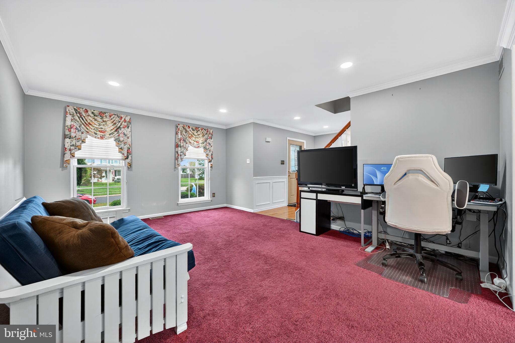 MONTGOMERY OAKS - Residential