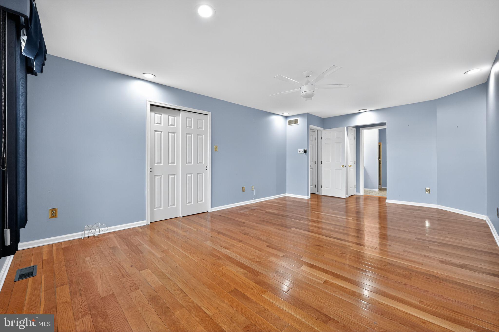 MONTGOMERY OAKS - Residential