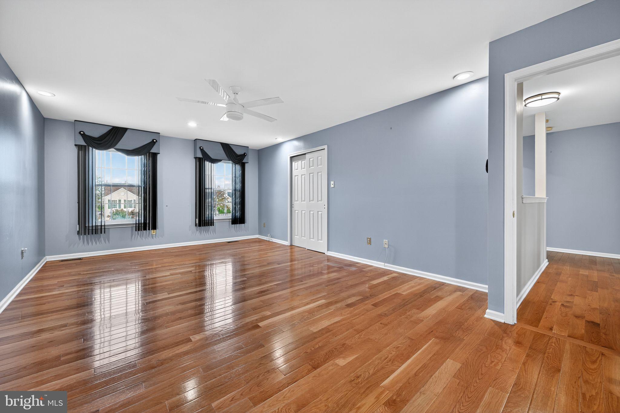 MONTGOMERY OAKS - Residential