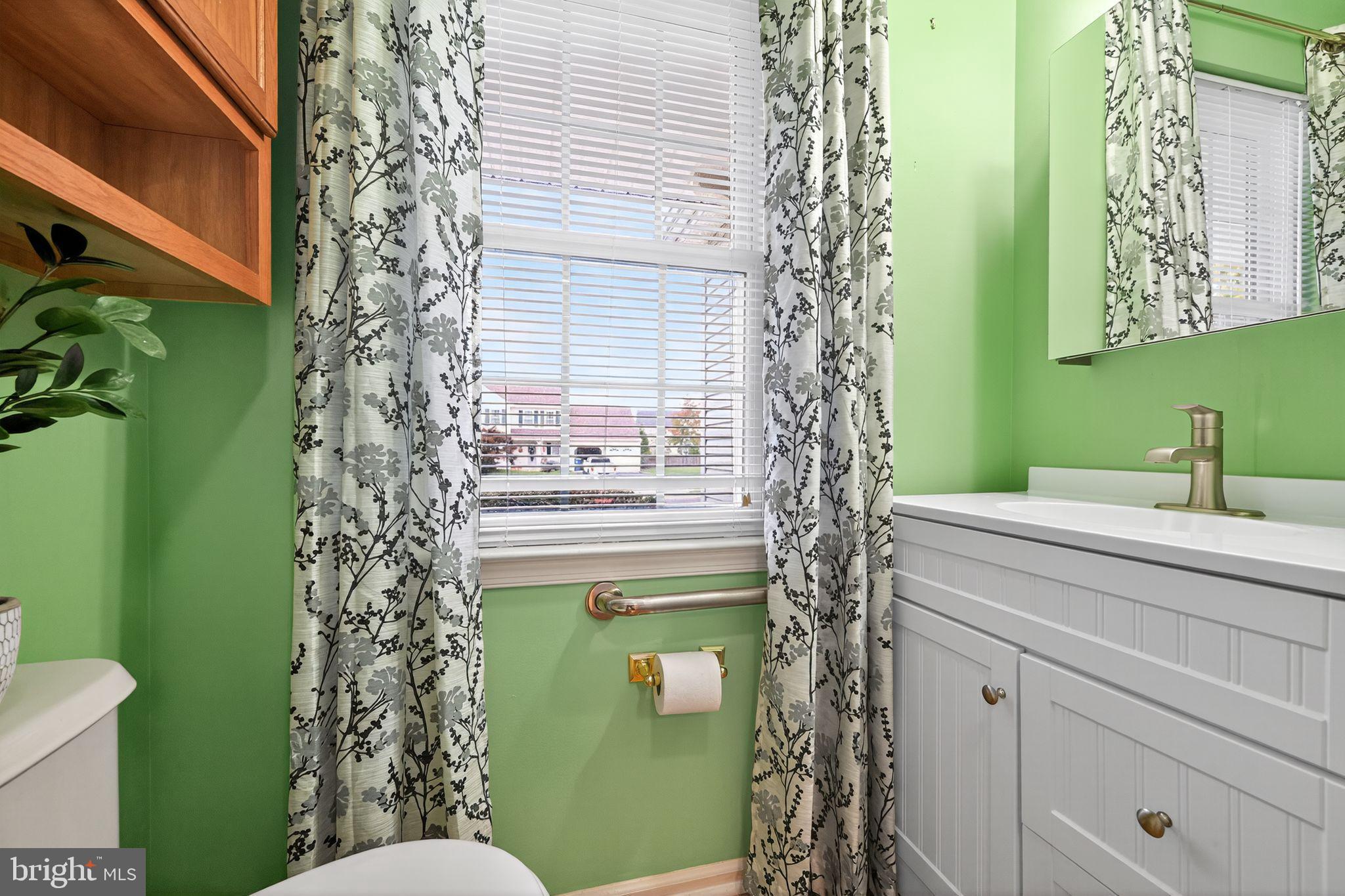 MONTGOMERY OAKS - Residential